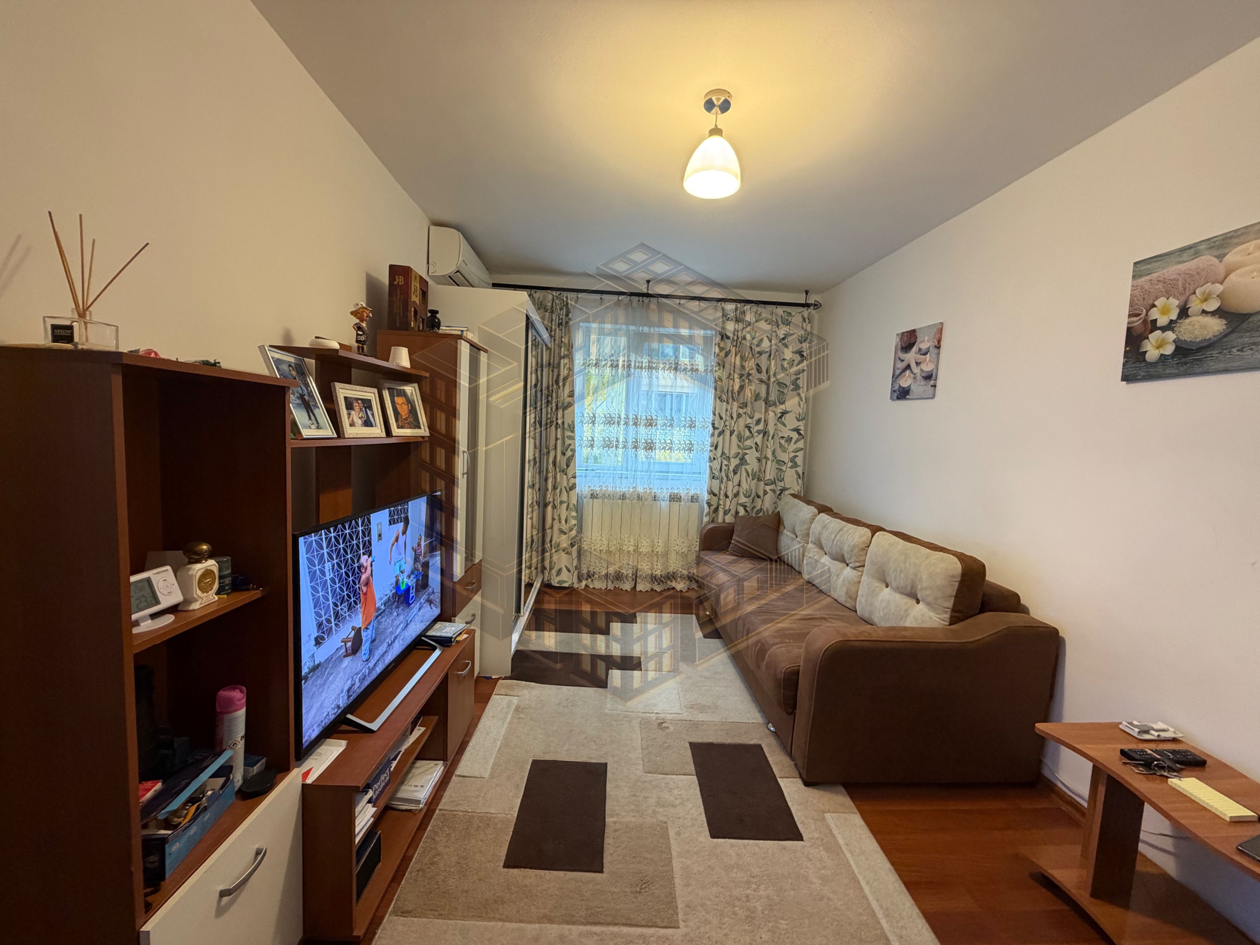 Apartament cu o camera, renovat, etaj intermediar, centrala, Girocului — fotografia 3
