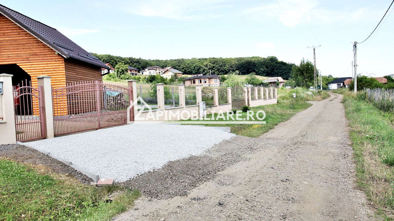 Teren 9.600 mp.17 euro mp deschidere la drum 200 m. — fotografia 8