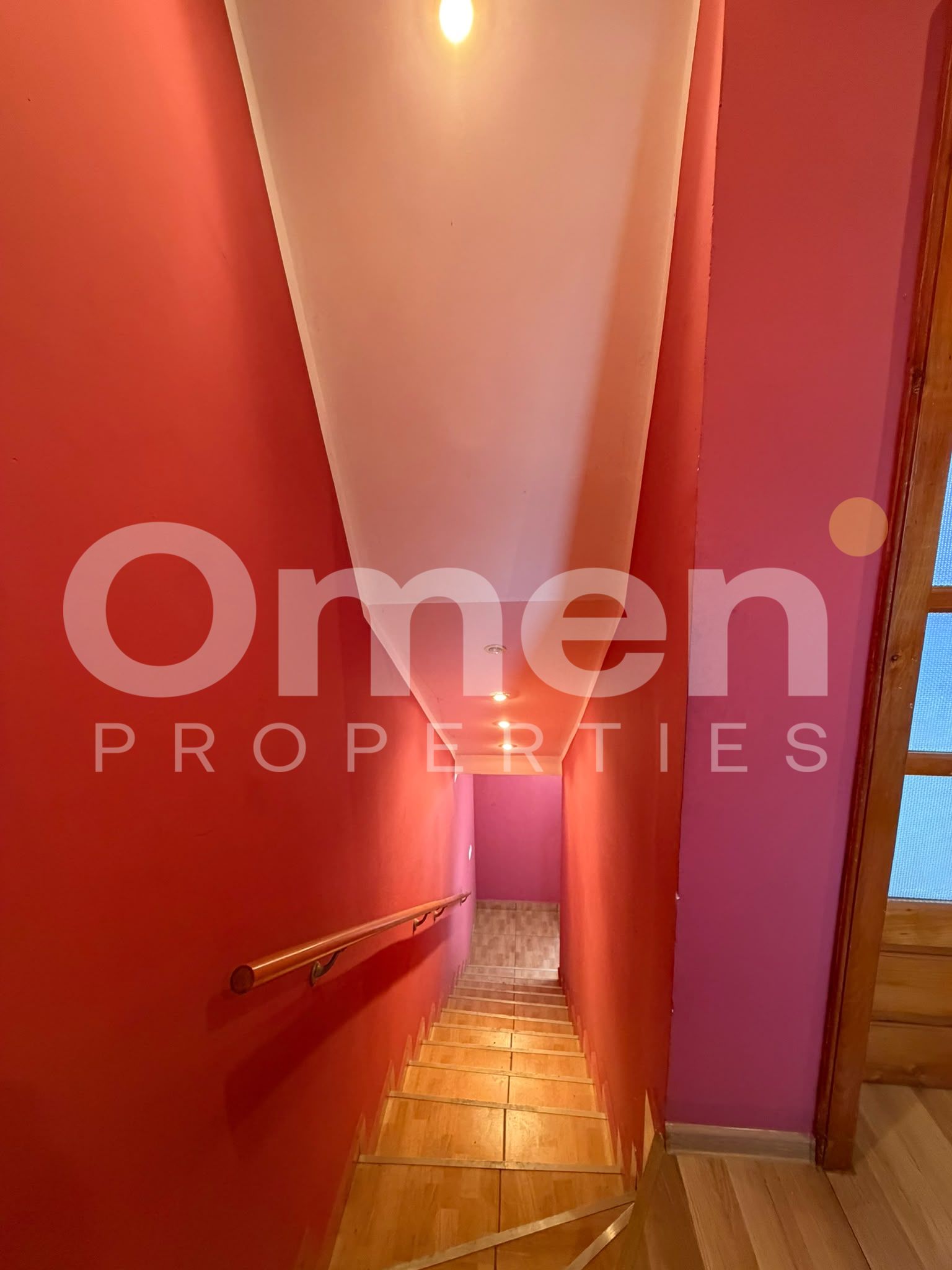 Apartament cu 3 camere | pe 2 niveluri | cu garaj | zona centrala | sat Arinis — fotografia 11