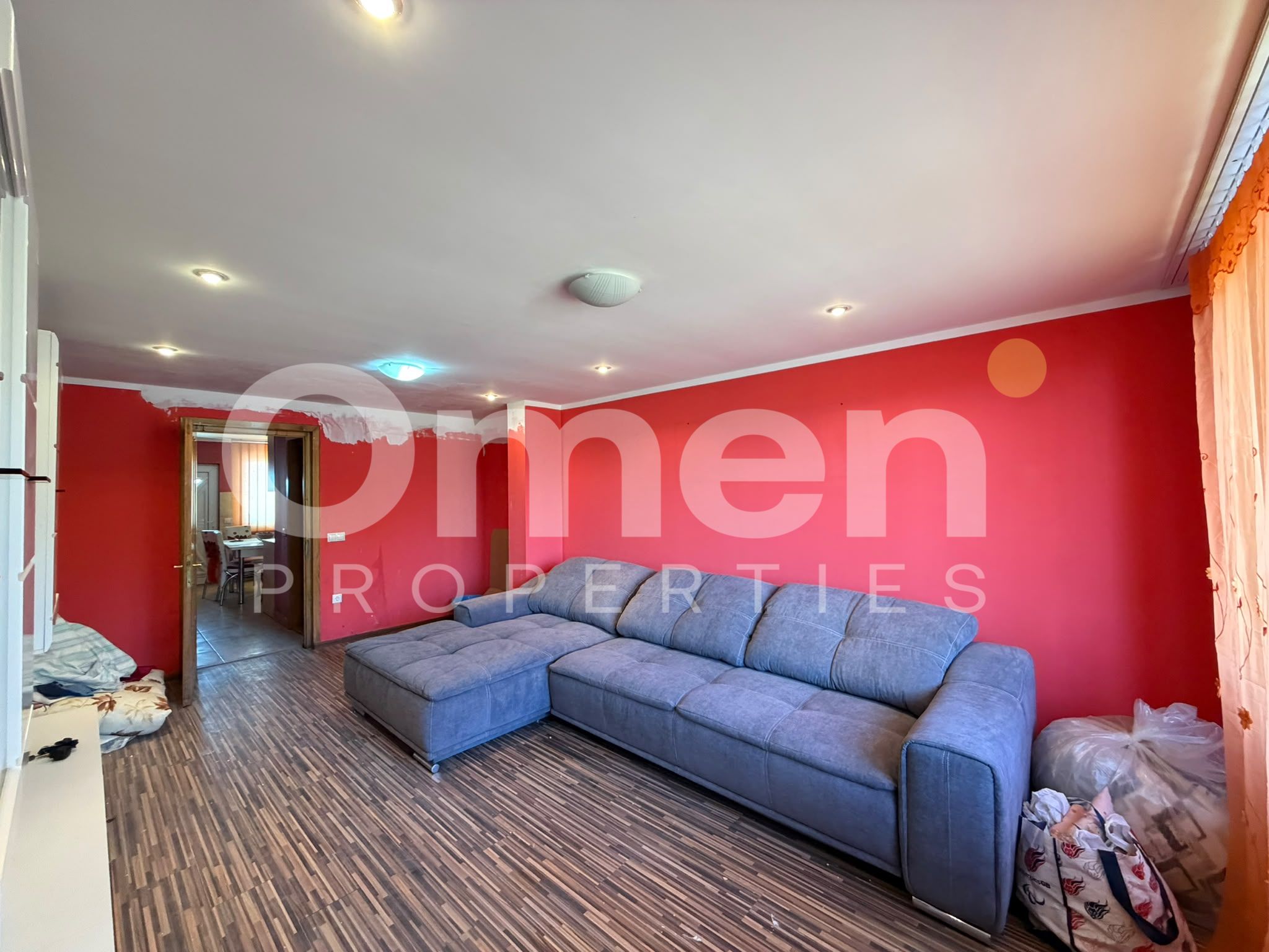 Apartament cu 3 camere | pe 2 niveluri | cu garaj | zona centrala | sat Arinis — fotografia 3