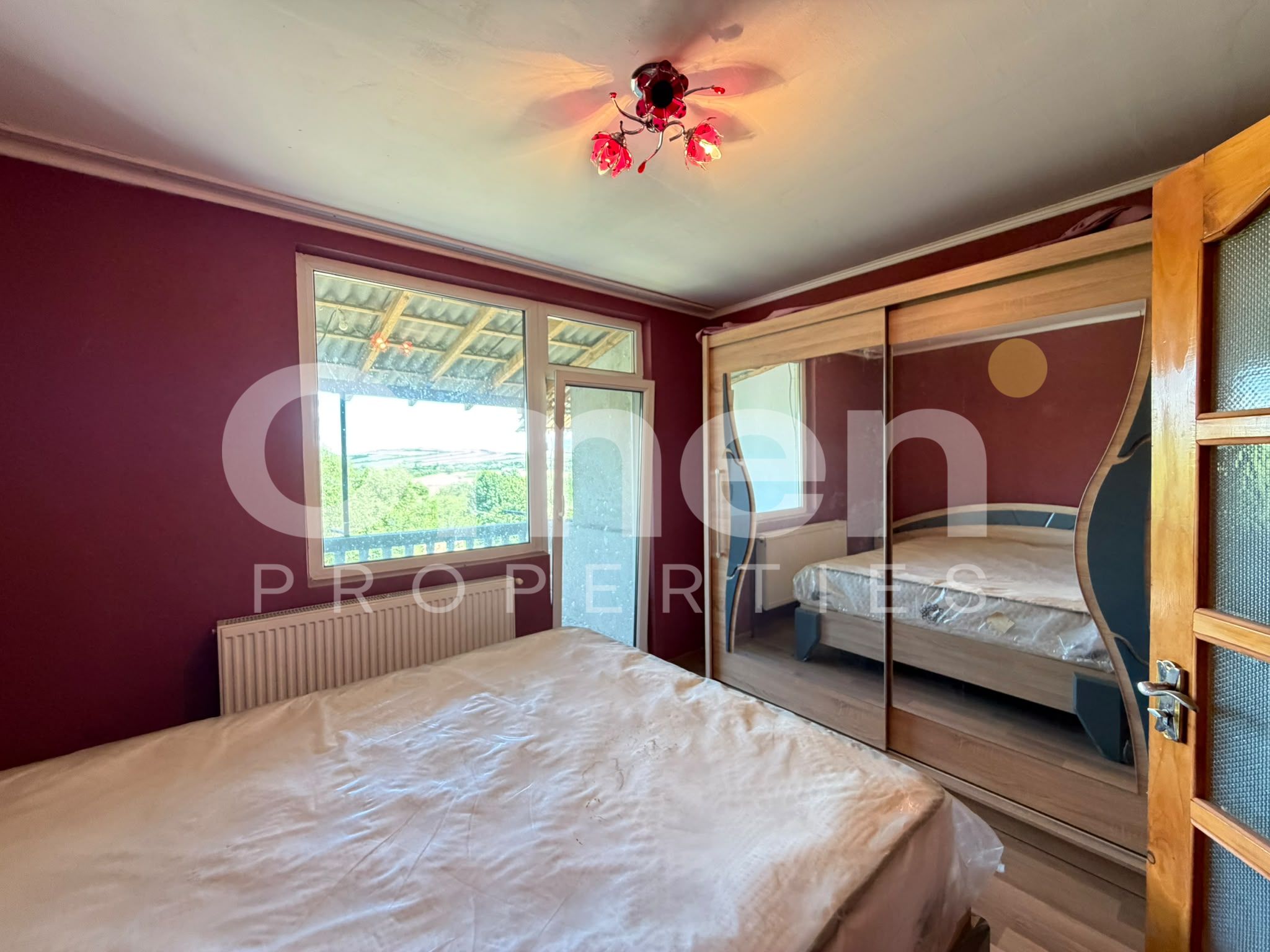 Apartament cu 3 camere | pe 2 niveluri | cu garaj | zona centrala | sat Arinis — fotografia 4