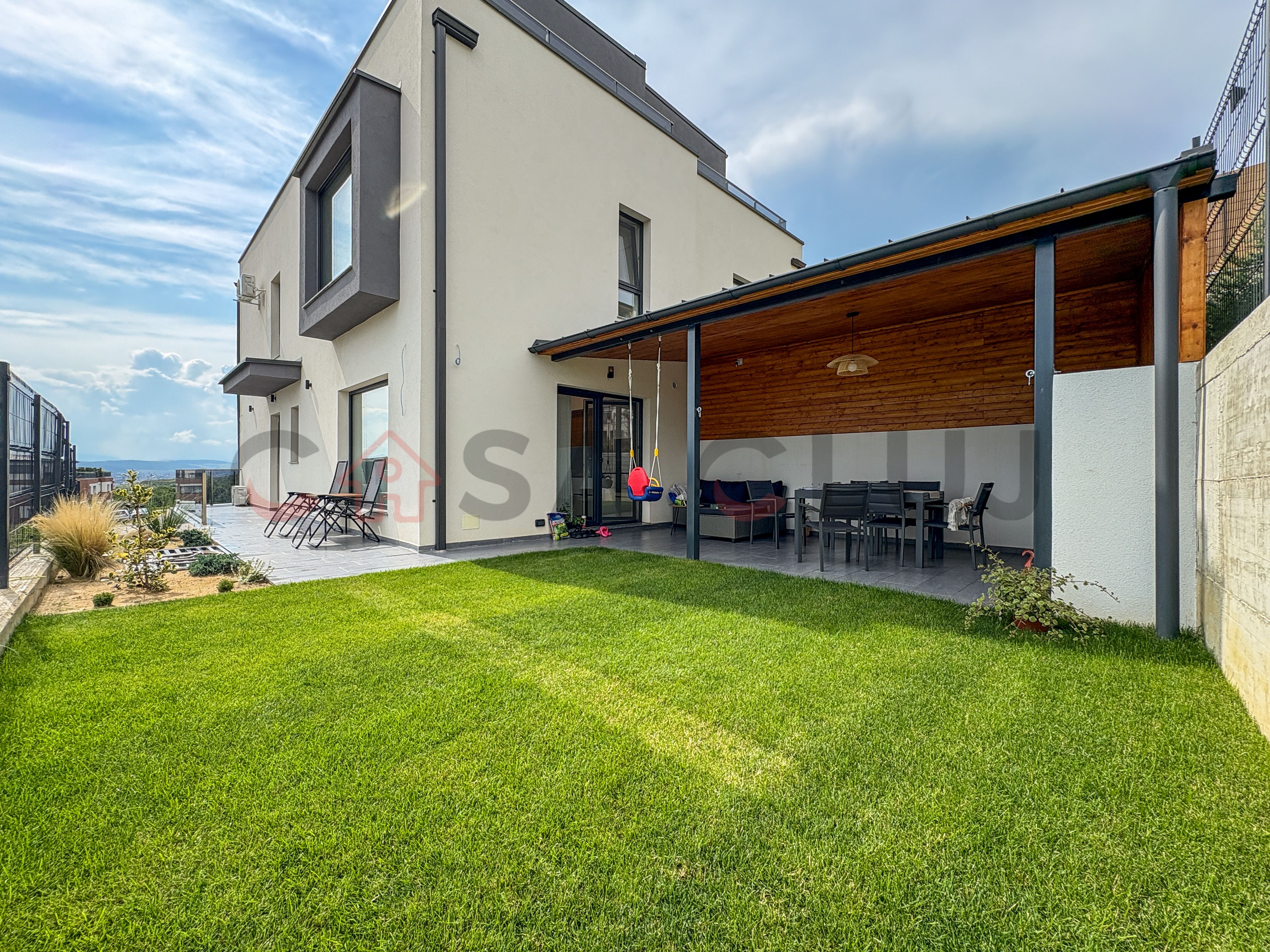 Duplex la cheie – Panoramă superbă în cartierul Voroneț!