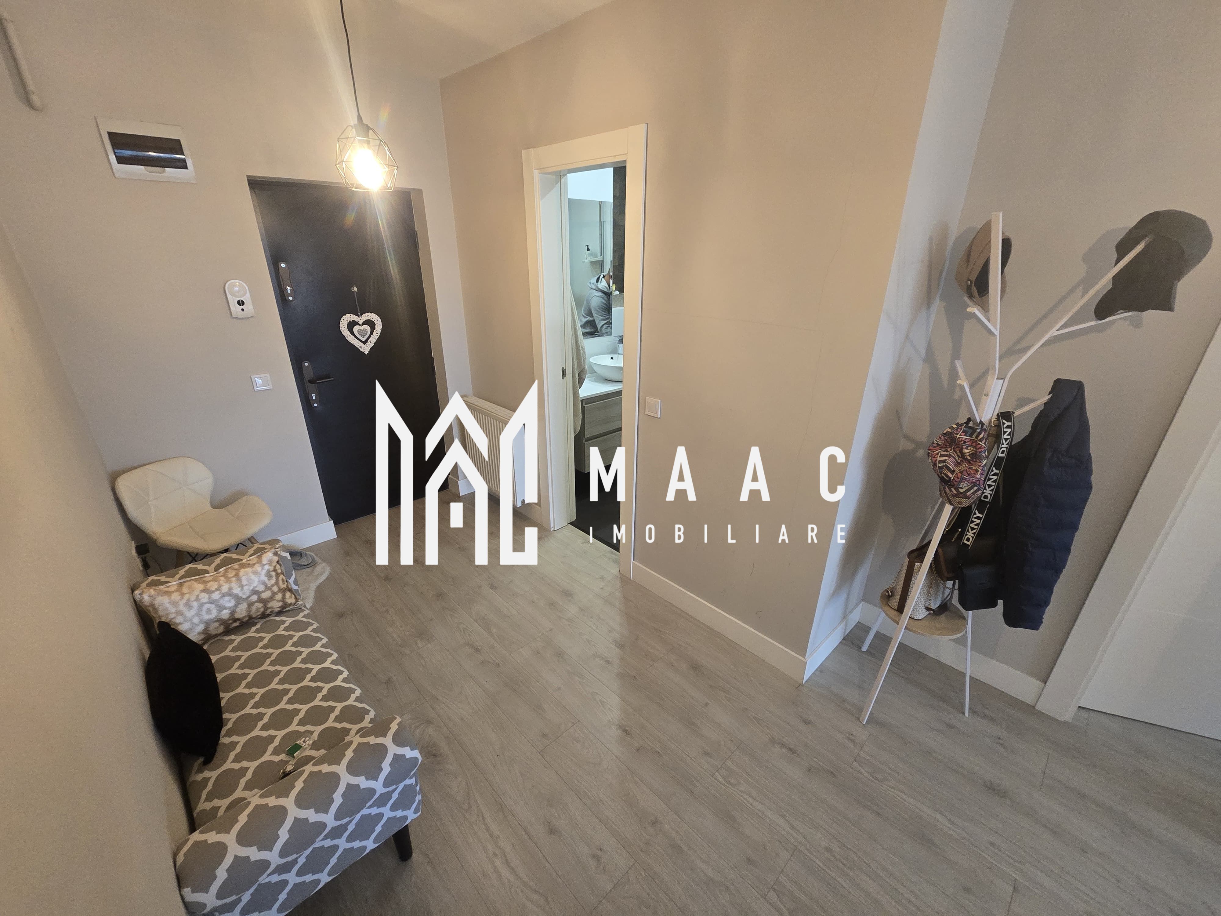 Apartament 3 camere 2 bai 2 balcoane loc de parcare subteran zona Turnisor — fotografia 7