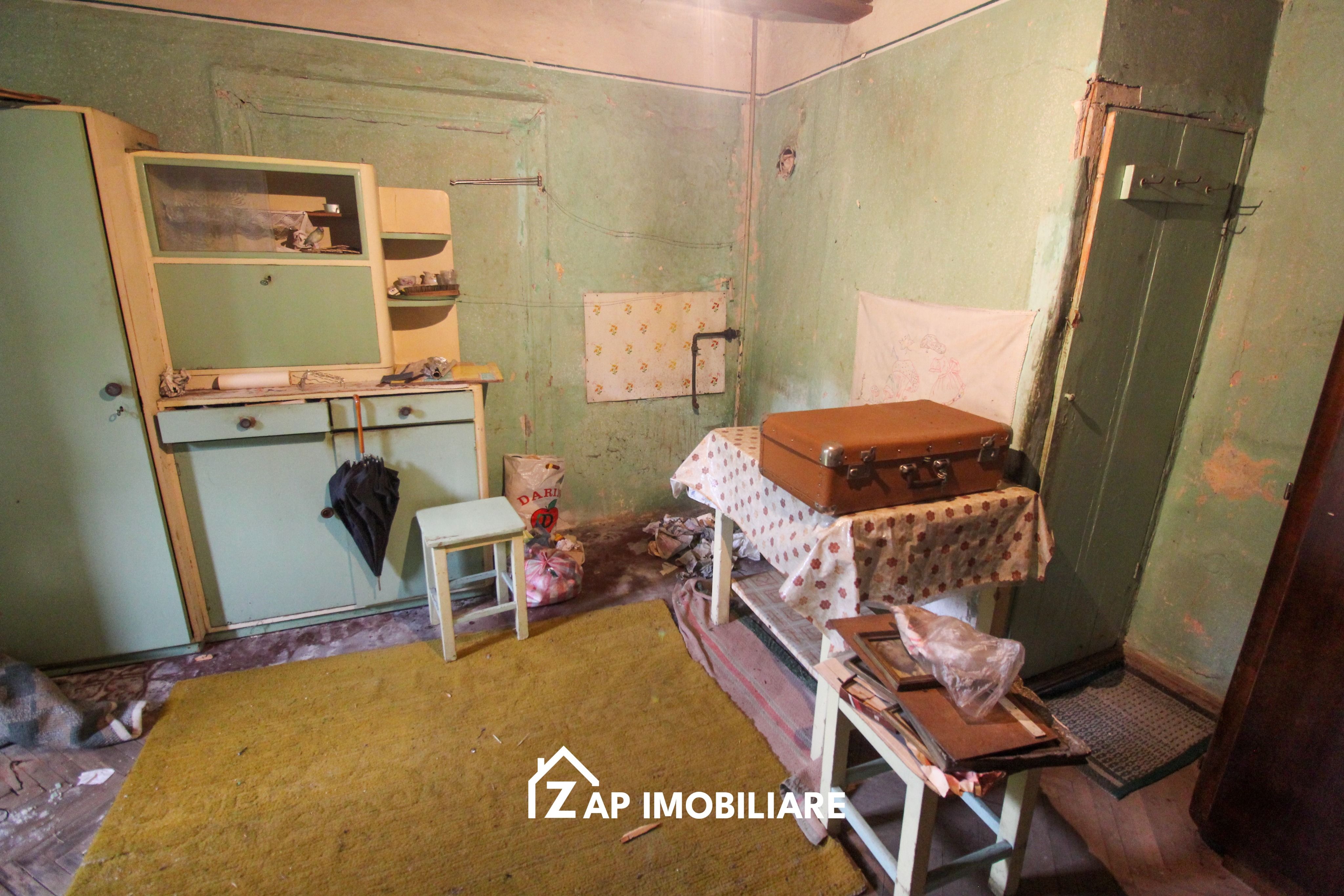 Unirii - Zona Darina - Casa 4 camere - Teren 691 mp cu deschidere 26 m — fotografia 6