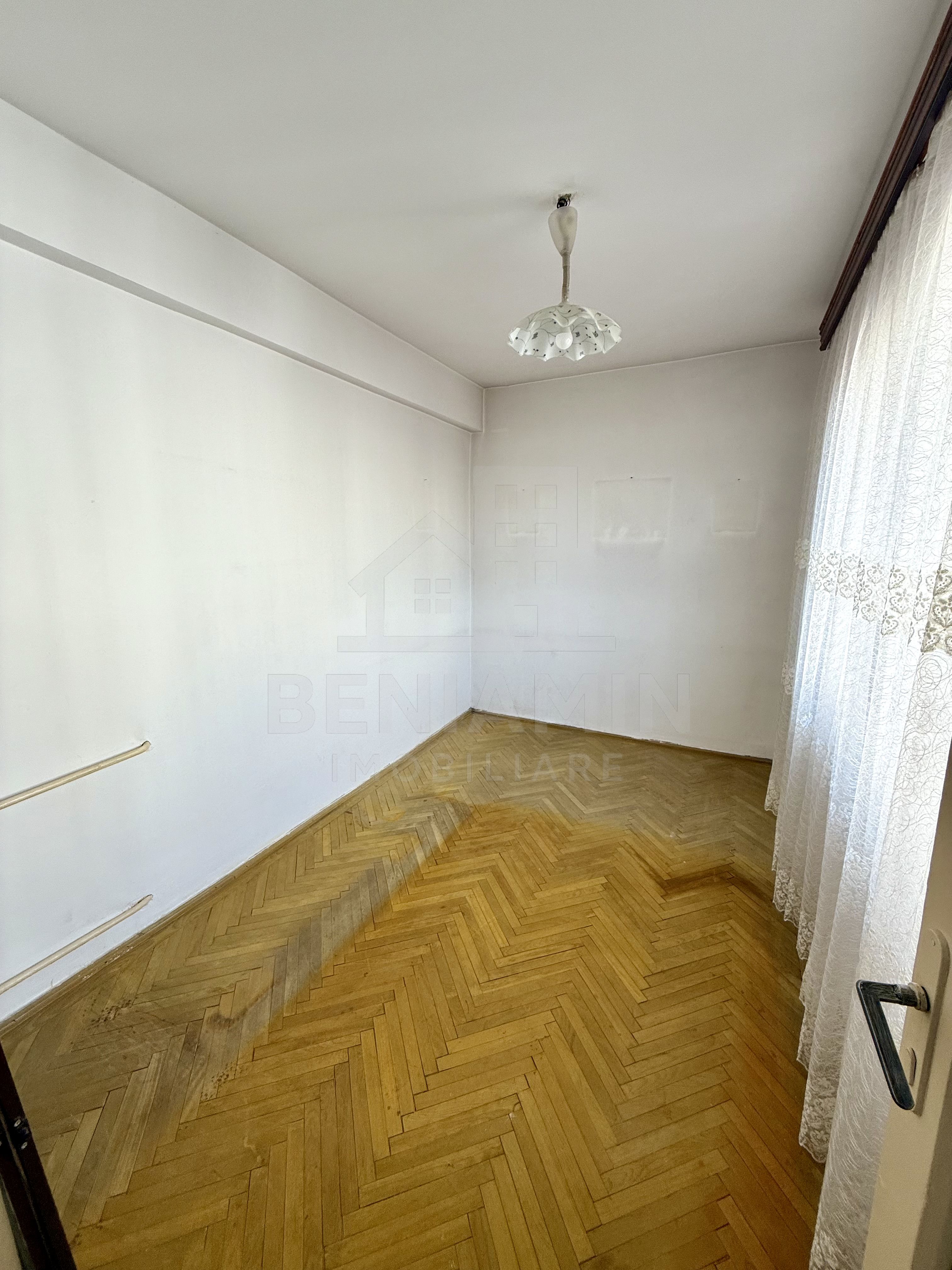 2 camere - etaj 1 - investitie - zona excelenta - Cinema Patria — fotografia 4