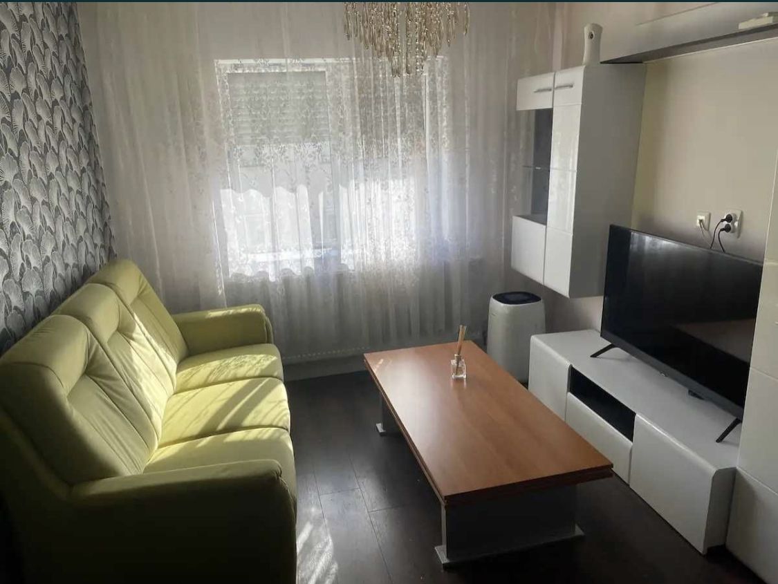 Apartament de vanzare cu 3 camere, Micro 16 Satu Mare etaj 4/4 — fotografia 2