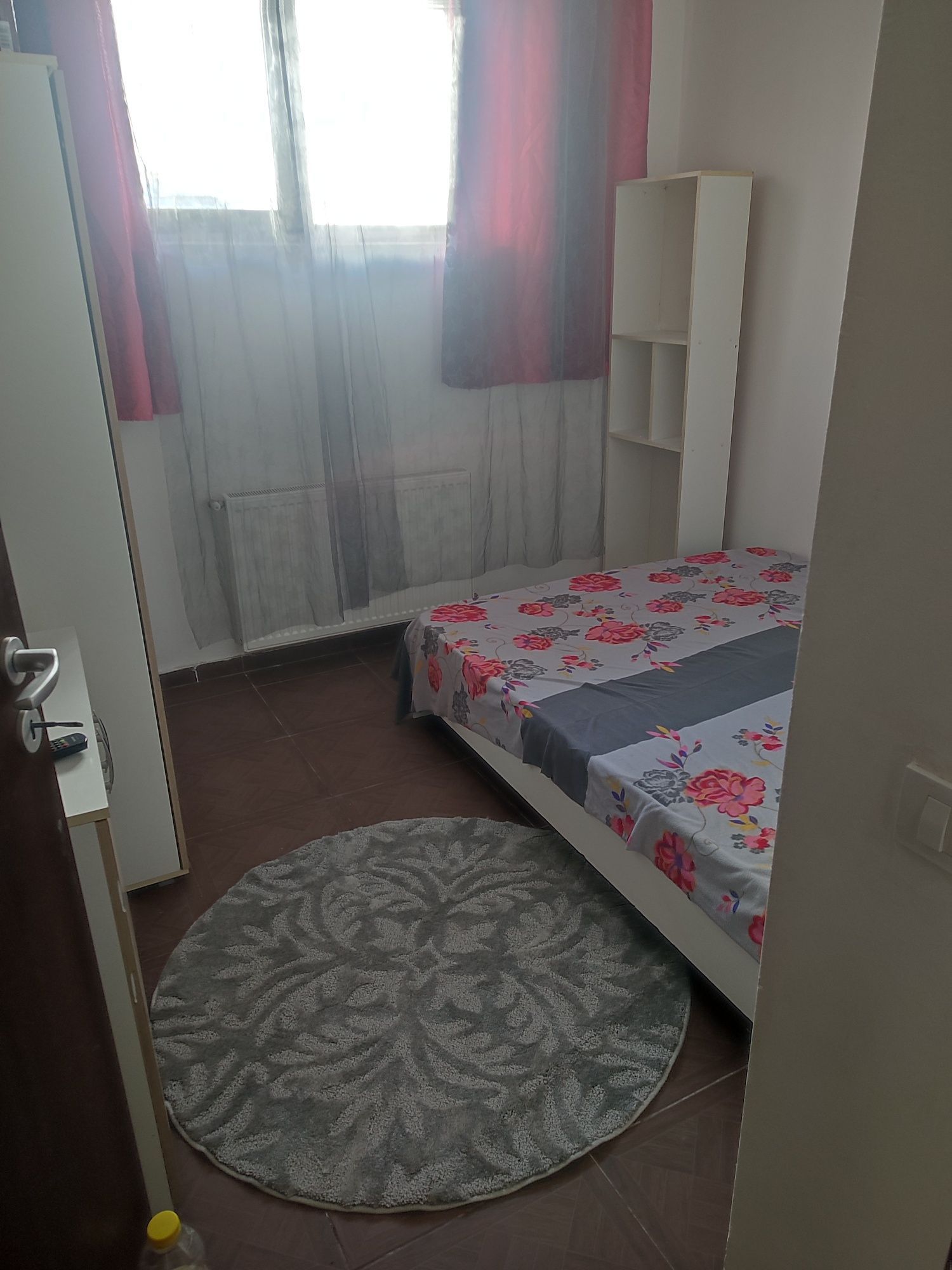Închiriez apartament 2 camere ,Str Tineretului — fotografia 3