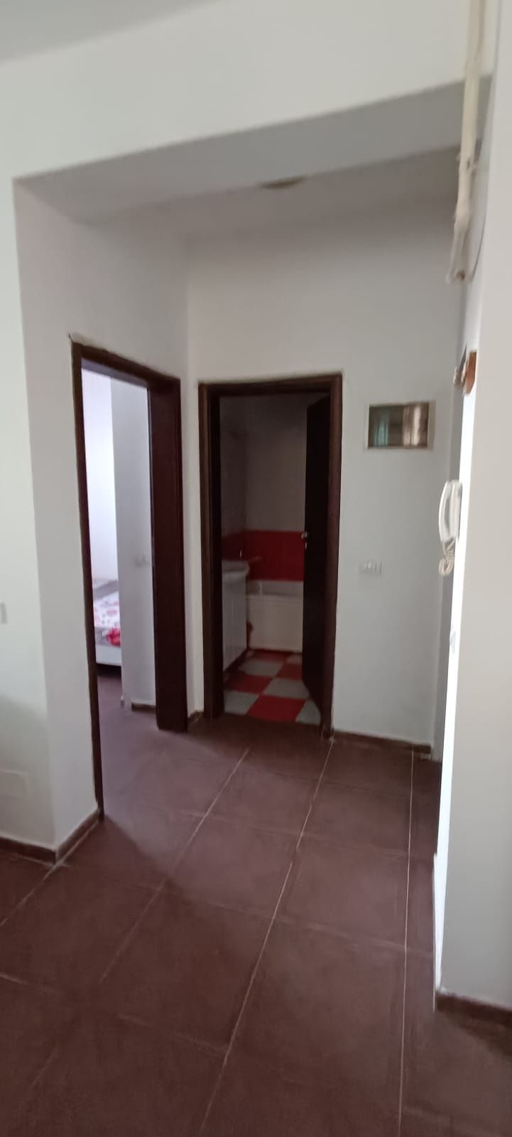 Închiriez apartament 2 camere ,Str Tineretului — fotografia 4