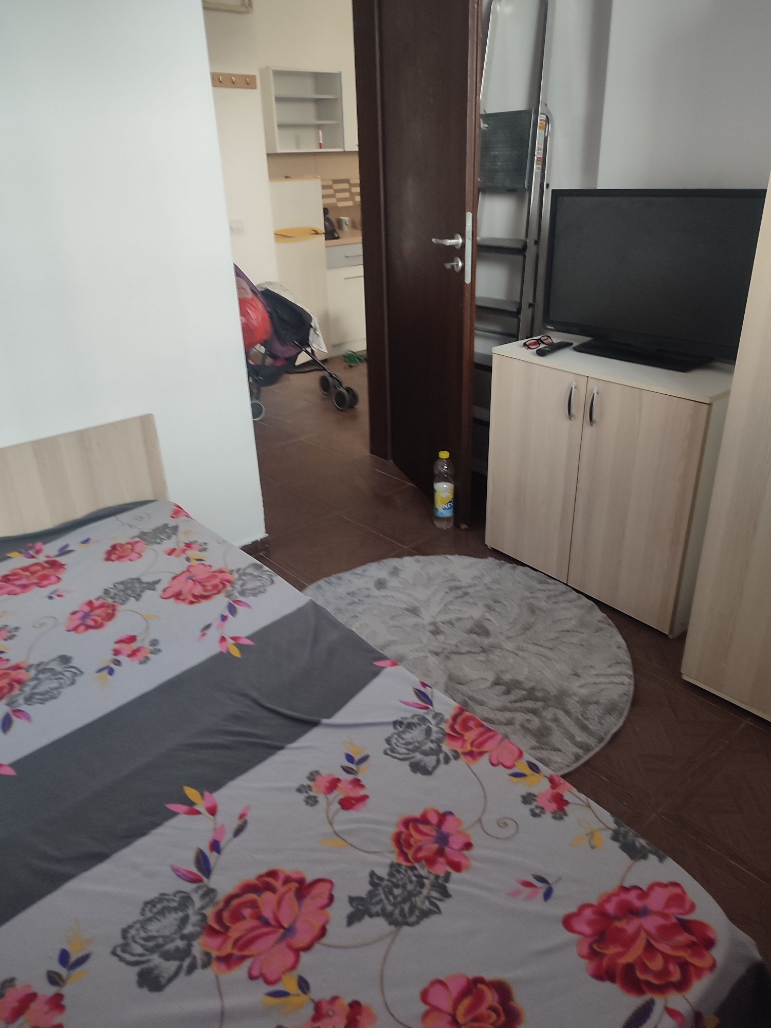Închiriez apartament 2 camere ,Str Tineretului — fotografia 5