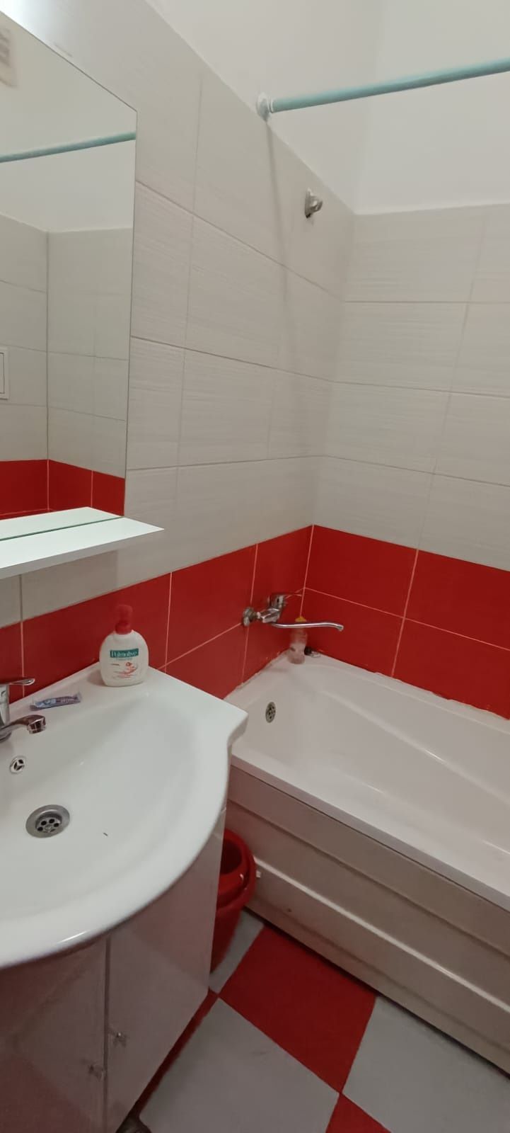 Închiriez apartament 2 camere ,Str Tineretului — fotografia 6