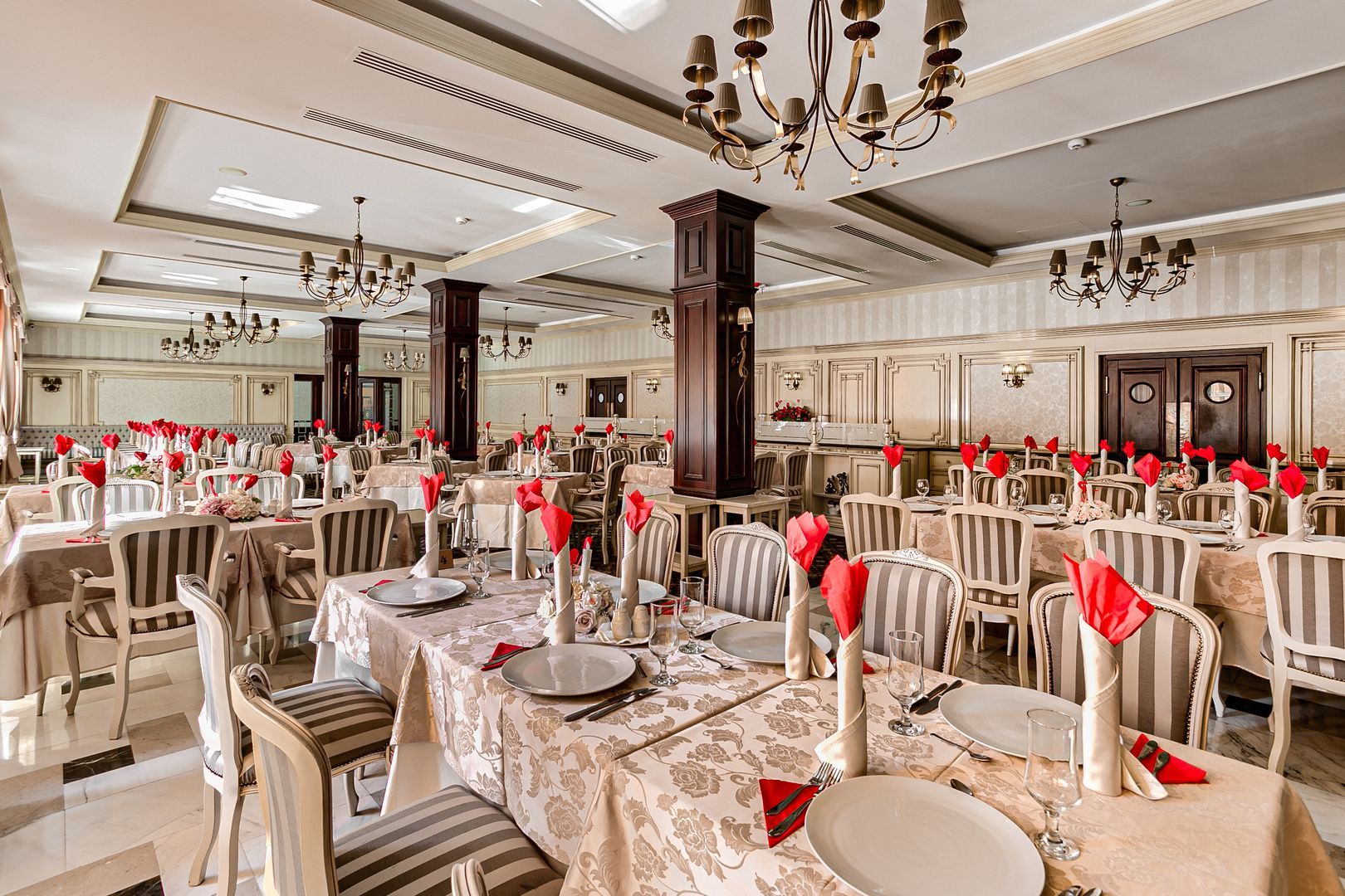 Oportunitate de investiție: Hotel Best Western de 4 stele Arad - Român — fotografia 18