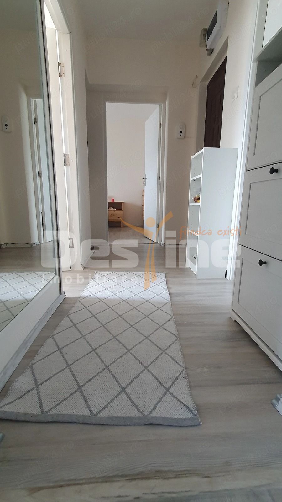 Apartament 2 camere cu balcon generos și vedere superbă către munți — fotografia 5