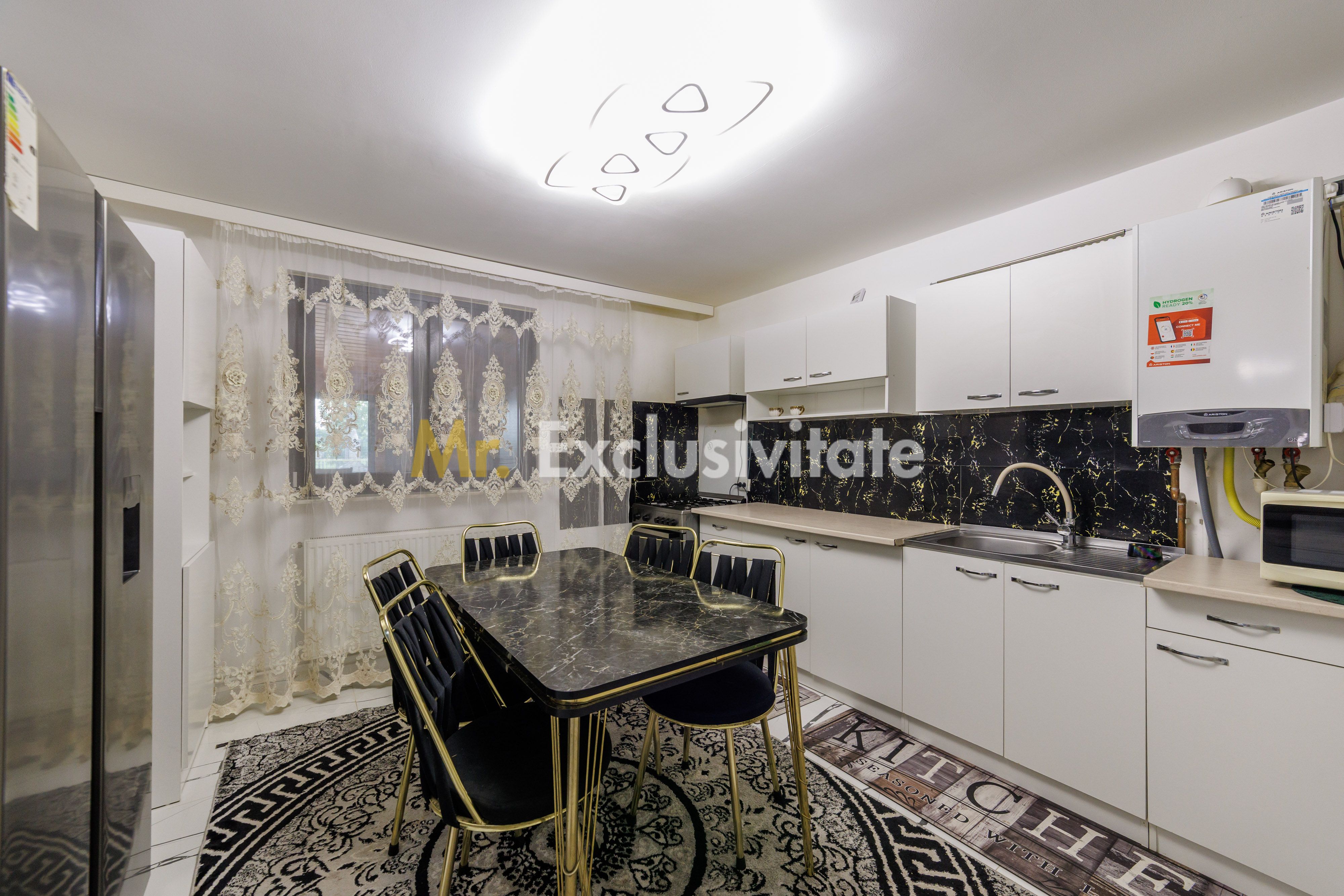 Proprietate cu 2 case si curte in Oarja, AG — fotografia 10