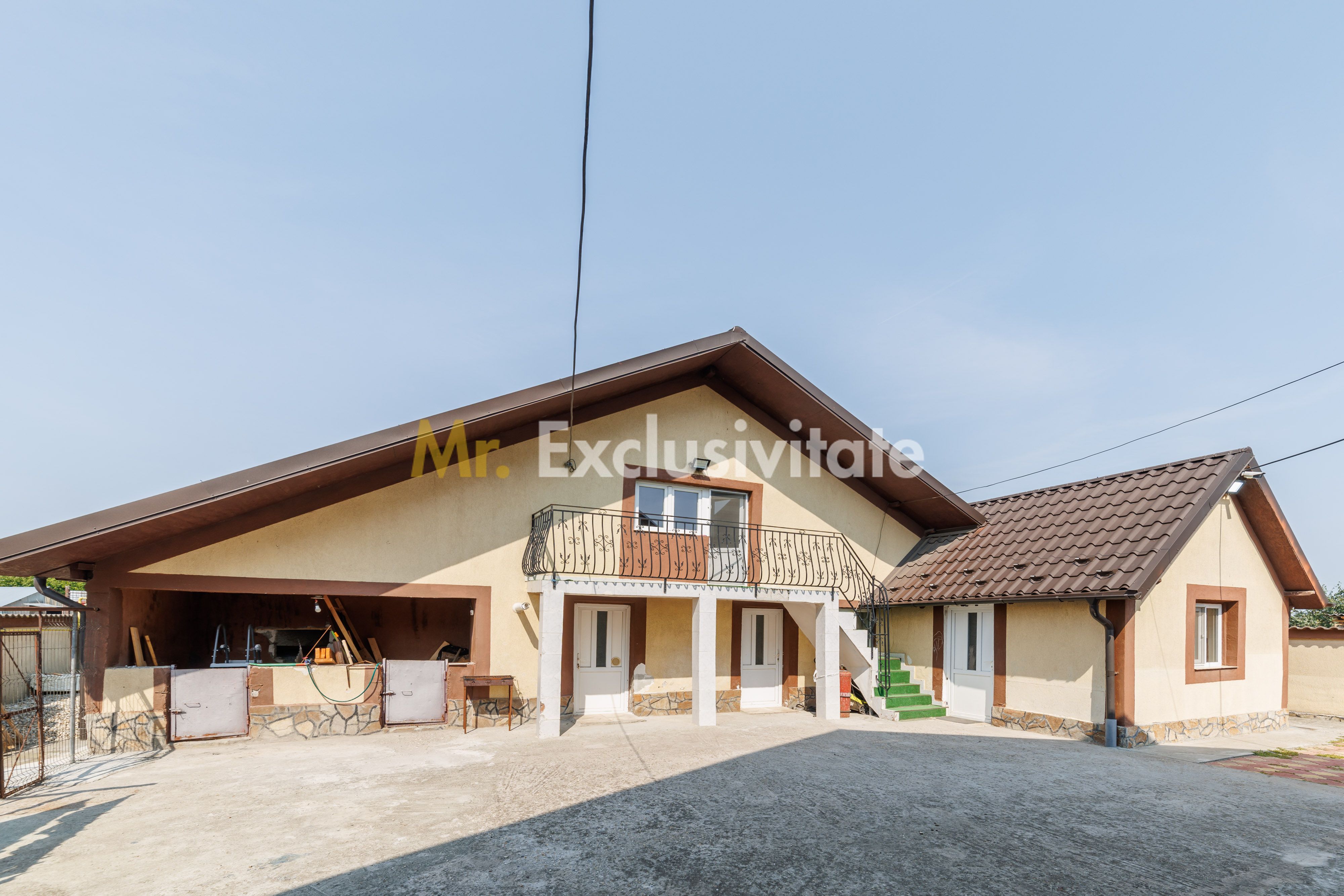 Proprietate cu 2 case si curte in Oarja, AG — fotografia 13