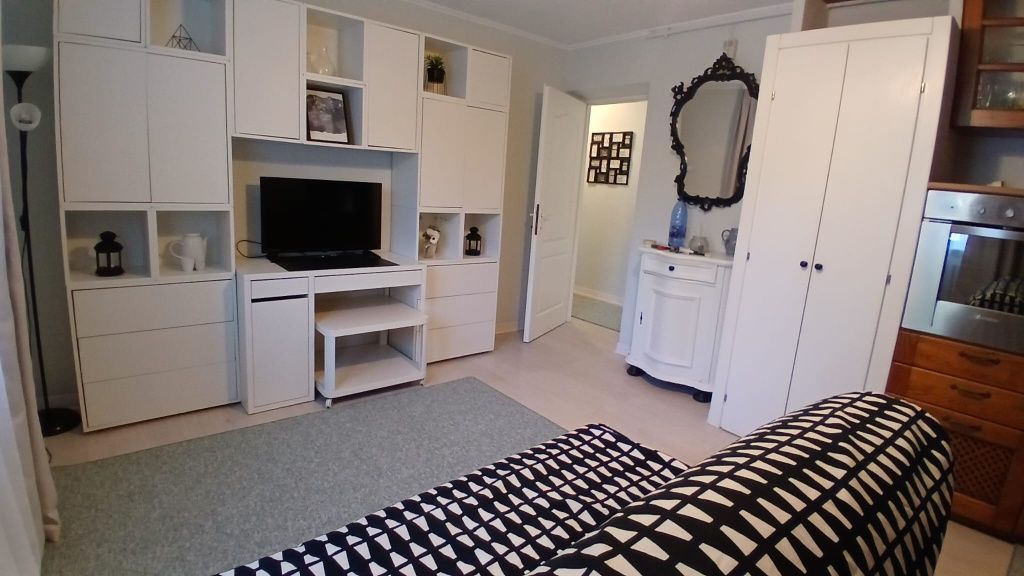 Apartament 2 camere, etaj 1 - zona Cetate