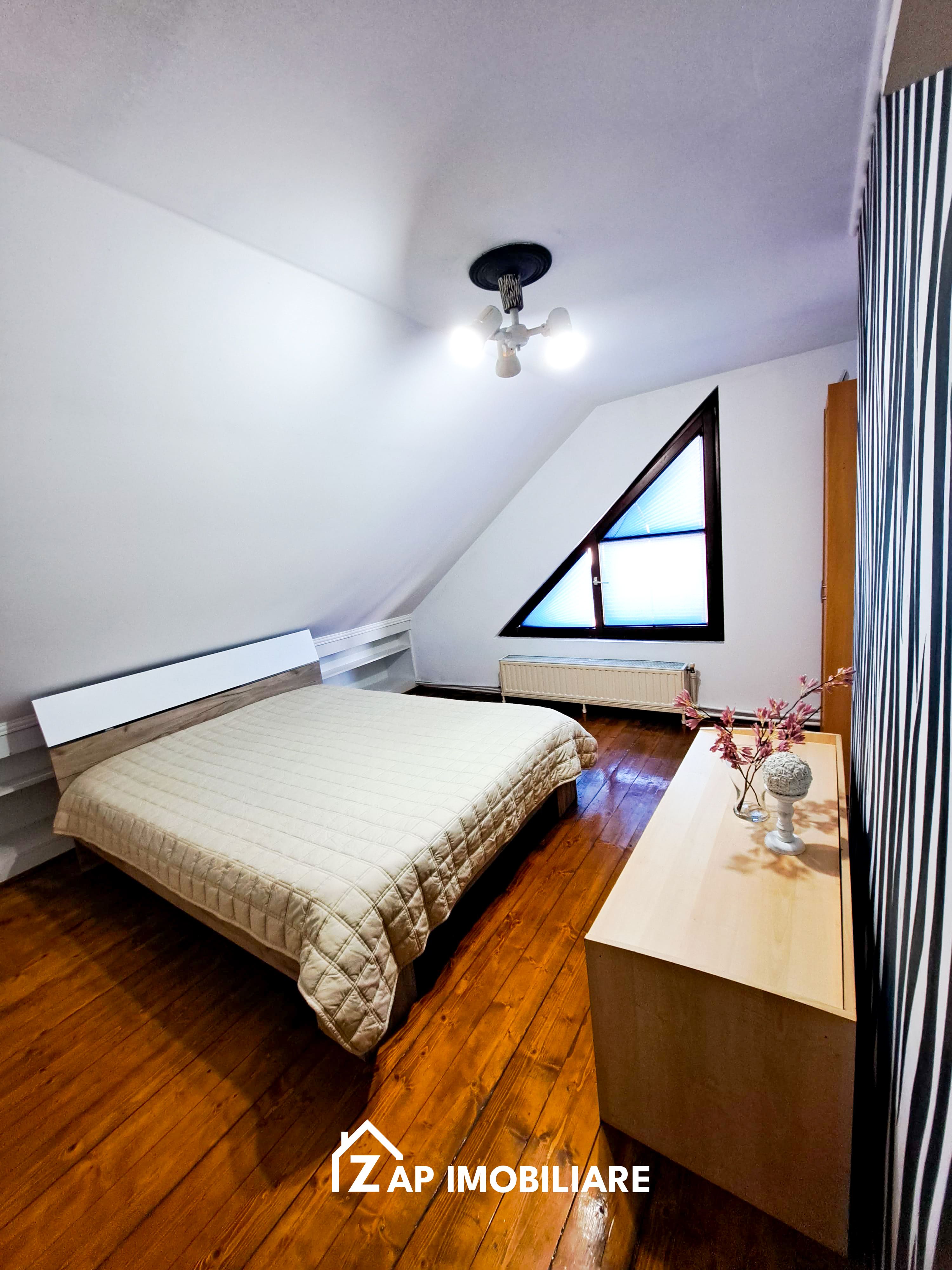 Ap 3 Camere la Mansardă de Casă - Utilități Separate — fotografia 4