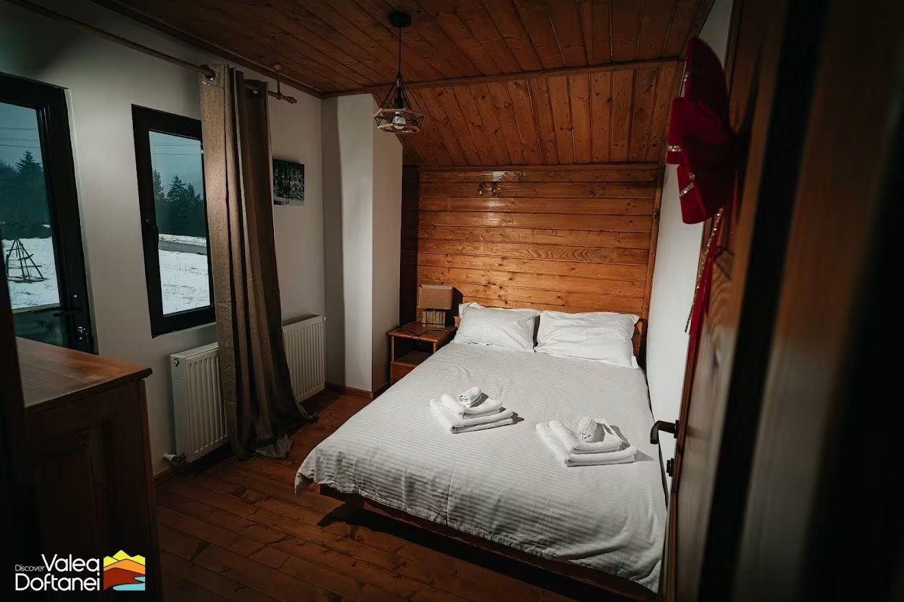 Vilă/Pensiune cu panouri fotovoltaice , terasă și foișor,  Investitie! — fotografia 9