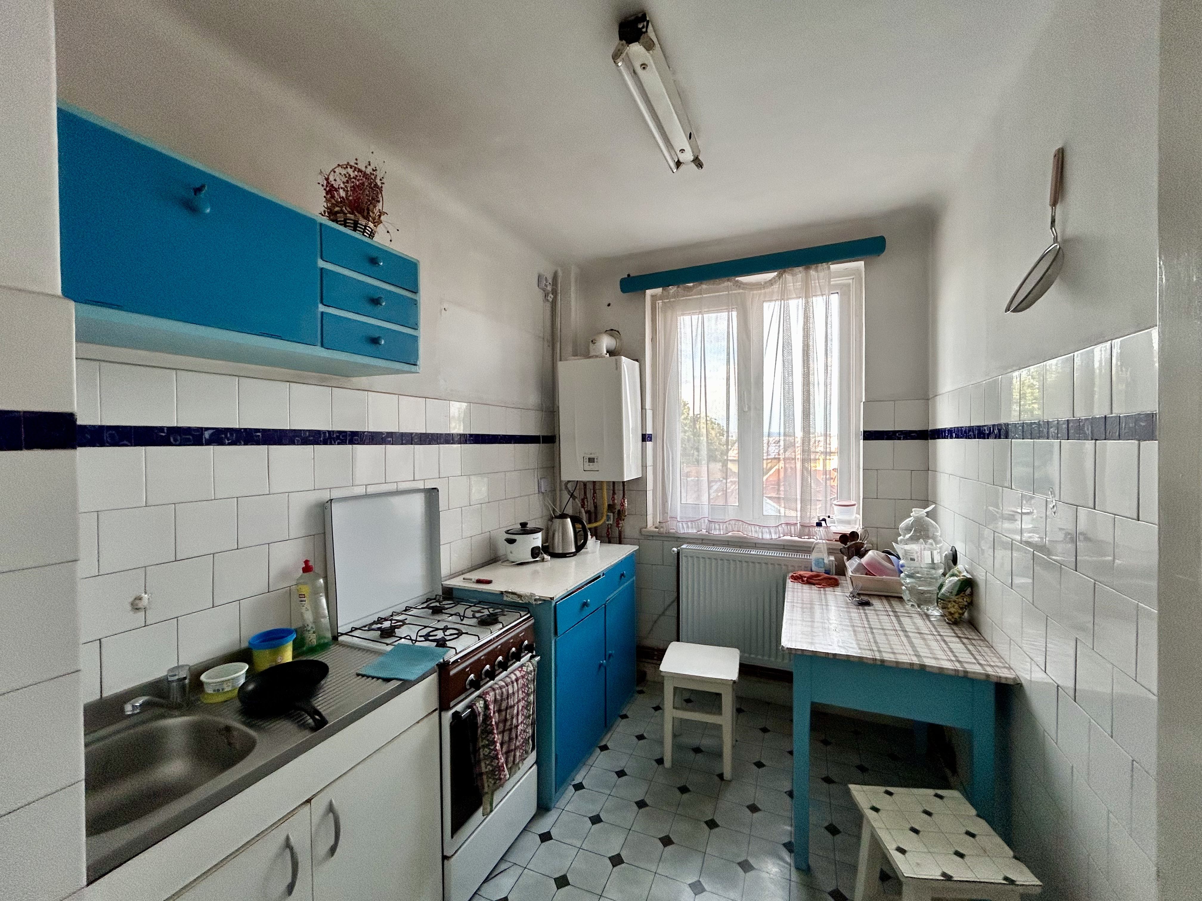 Apartament 2 cam, semidecomandat, Centrala Proprie, Centru, Ploiesti