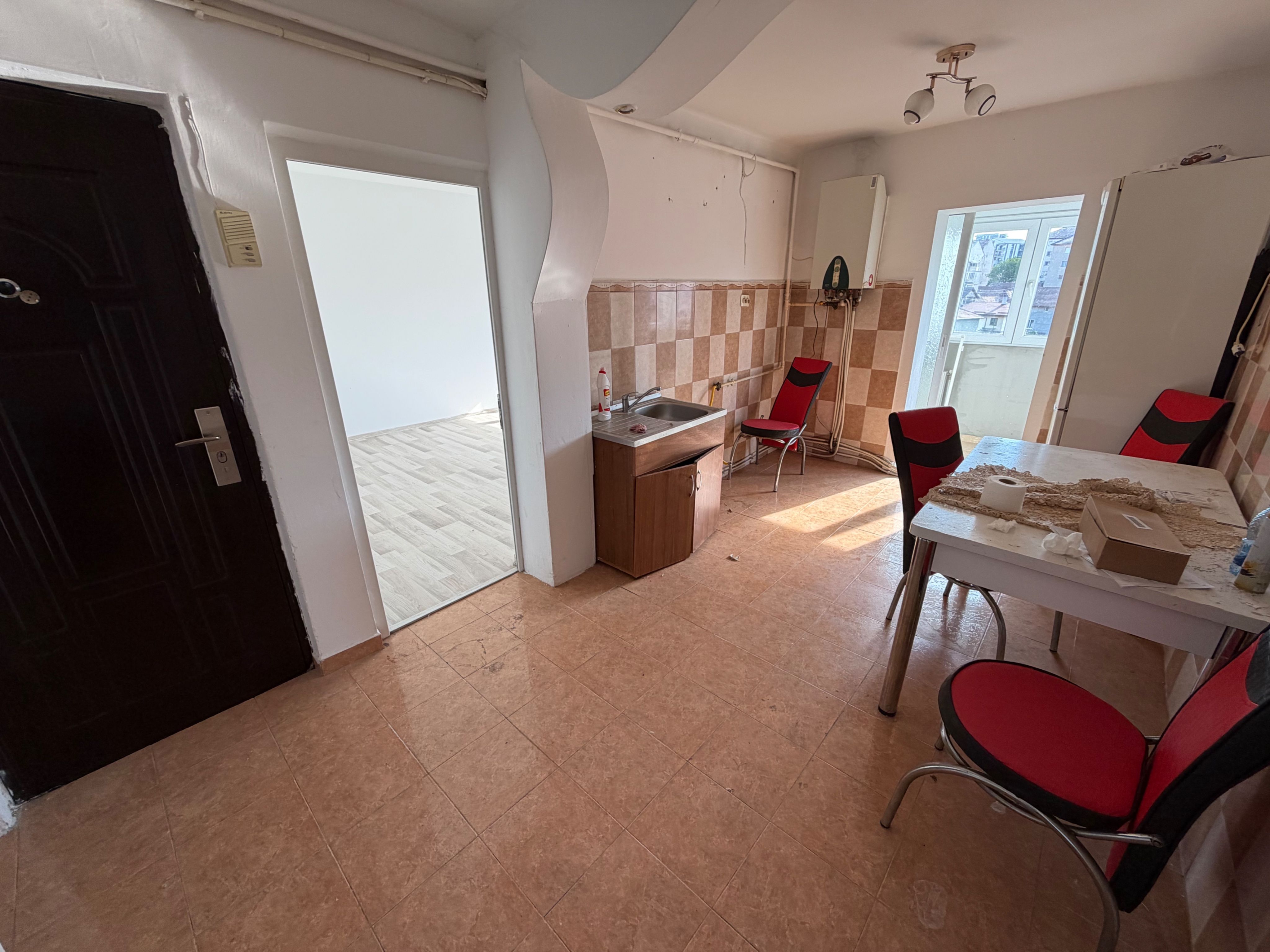 Apartament 2 camere, etaj 2 - zona Industriala — fotografia 5