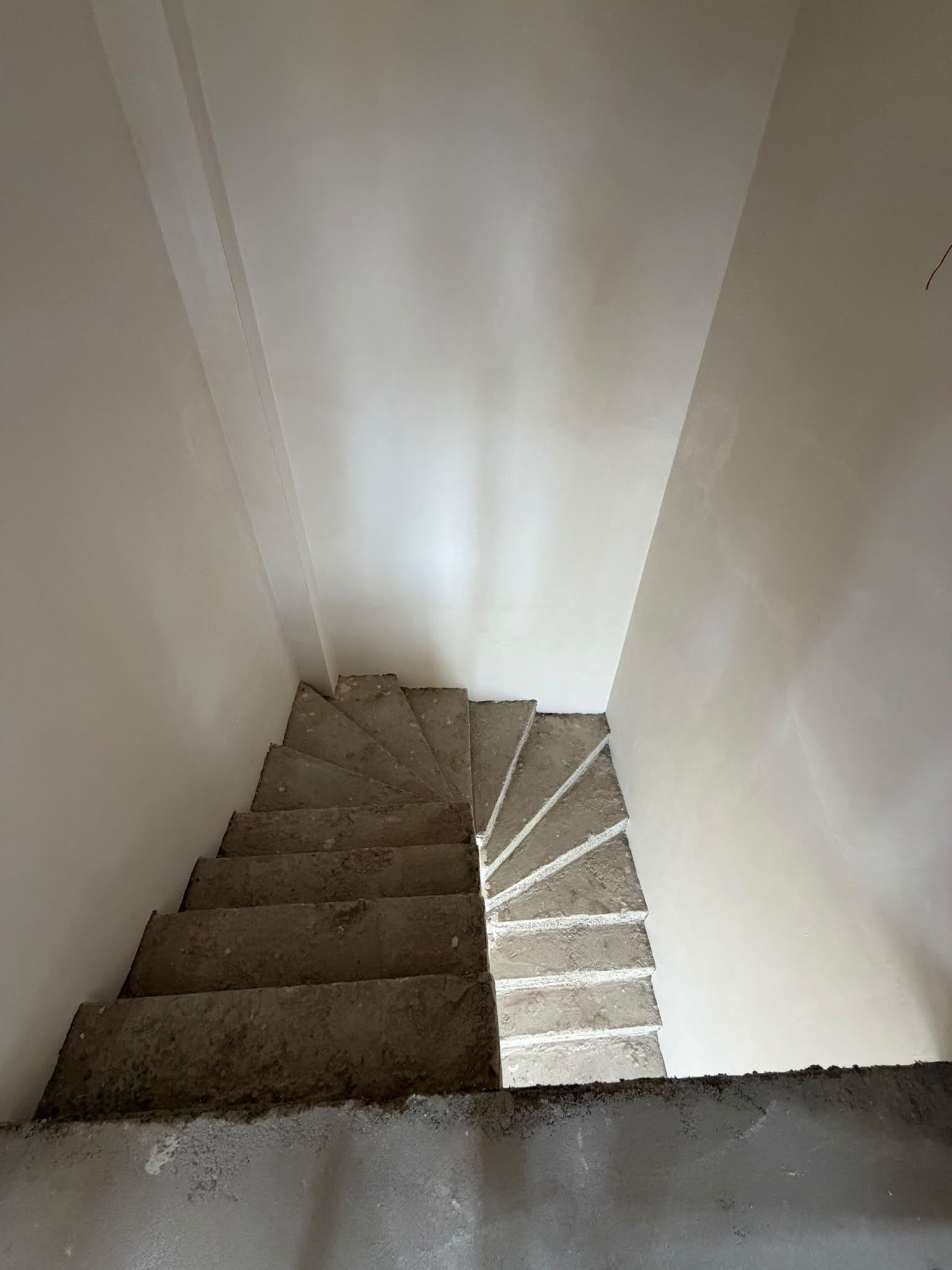 Triplex 4 camere DECOMANDATE, 112 mp utili, 184 mp curte, Urusagului — fotografia 3