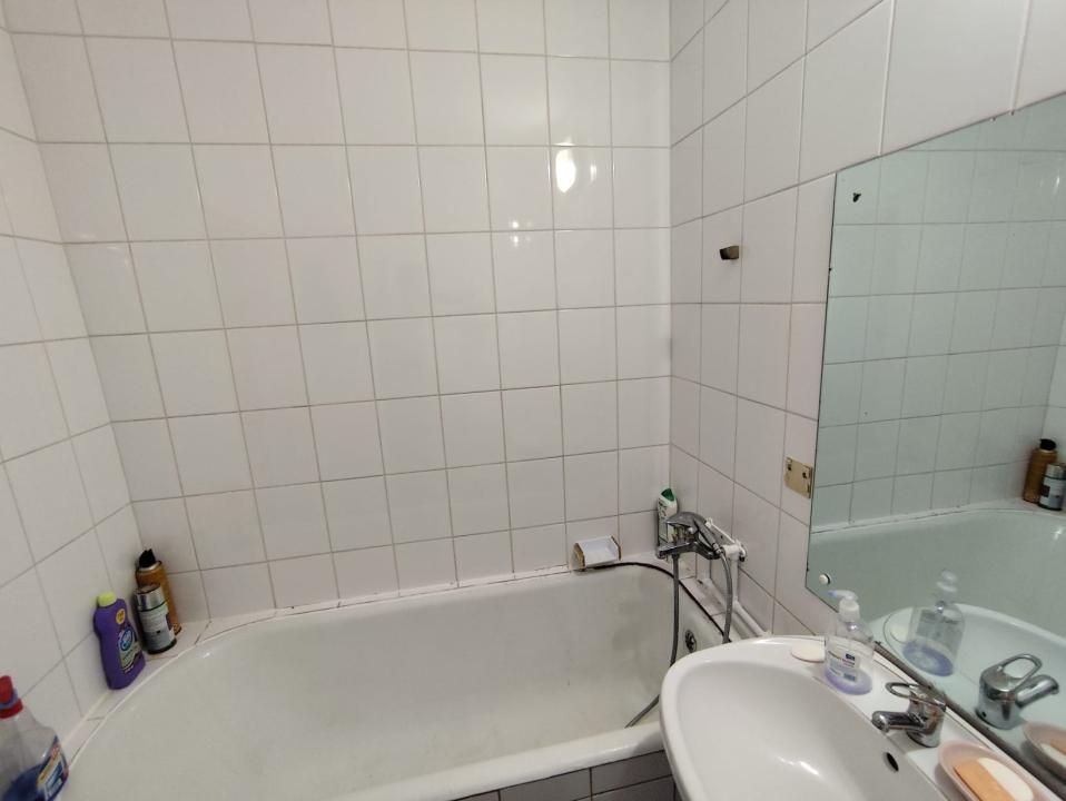 Ultracentral, 2 camere decomandat, zona Hale, 50.4mp Su. — fotografia 6