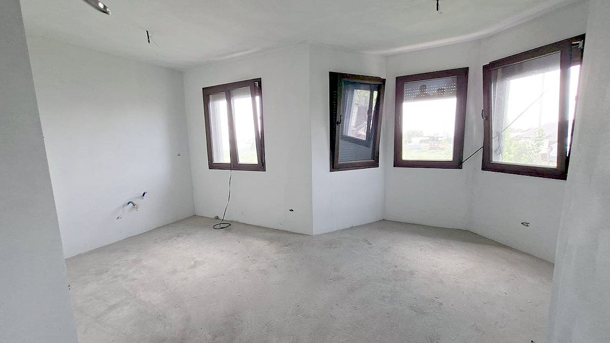 Casă tip vilă cu teren 2426 mp în Matca – oportunitate la 115.000 € — fotografia 7