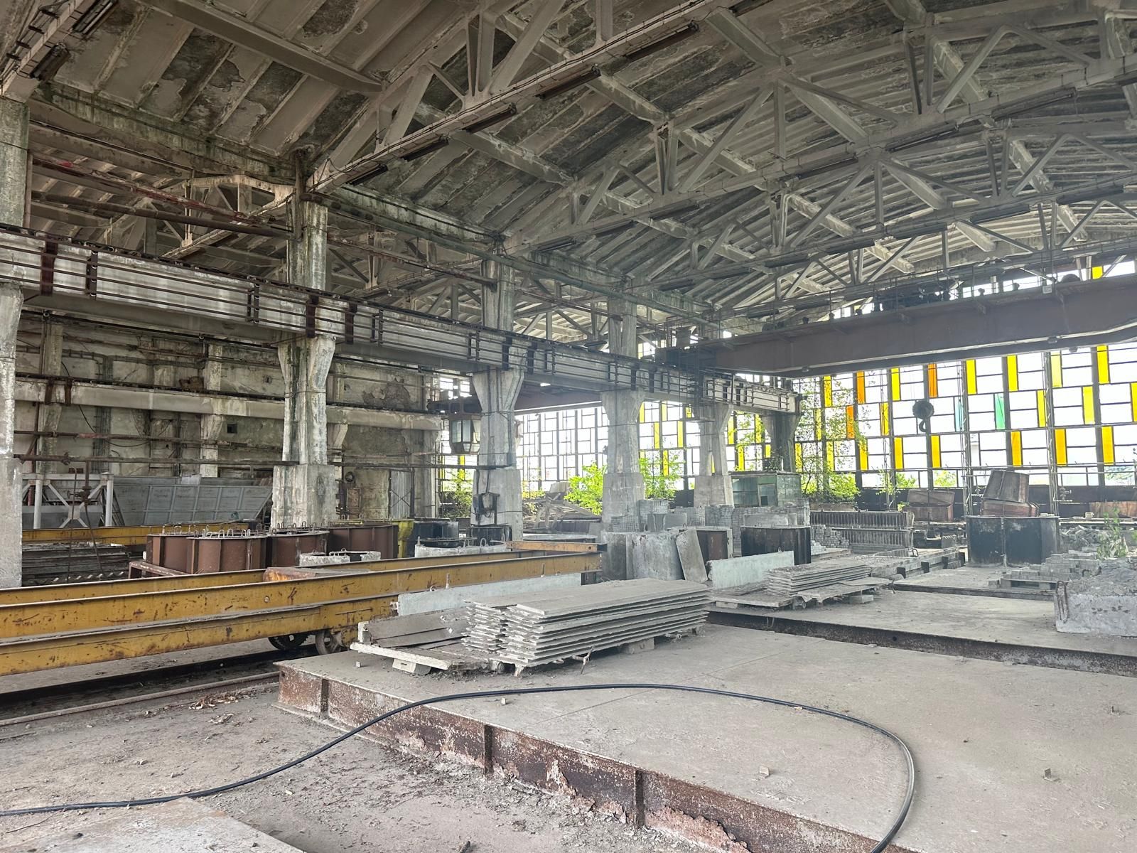 Platformă Industrială cu Cale Ferată si Infrastructură Completă — fotografia 12