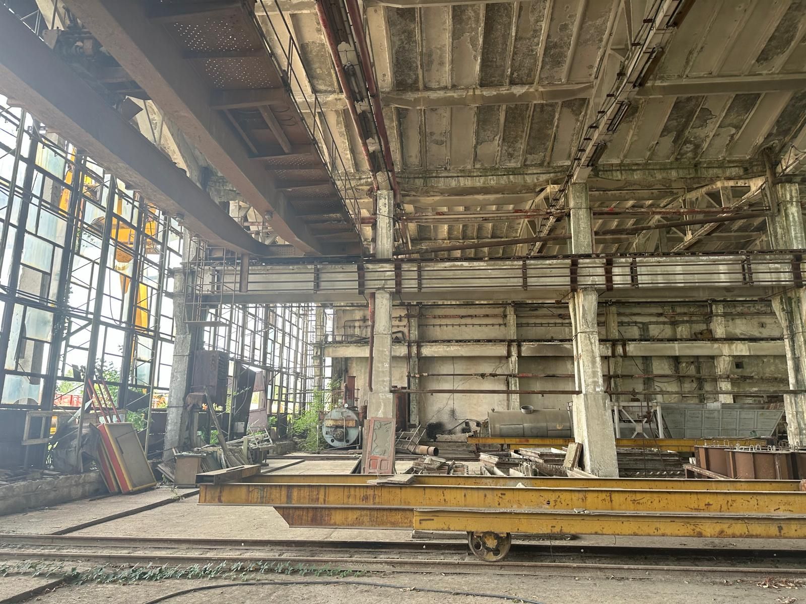 Platformă Industrială cu Cale Ferată si Infrastructură Completă — fotografia 13