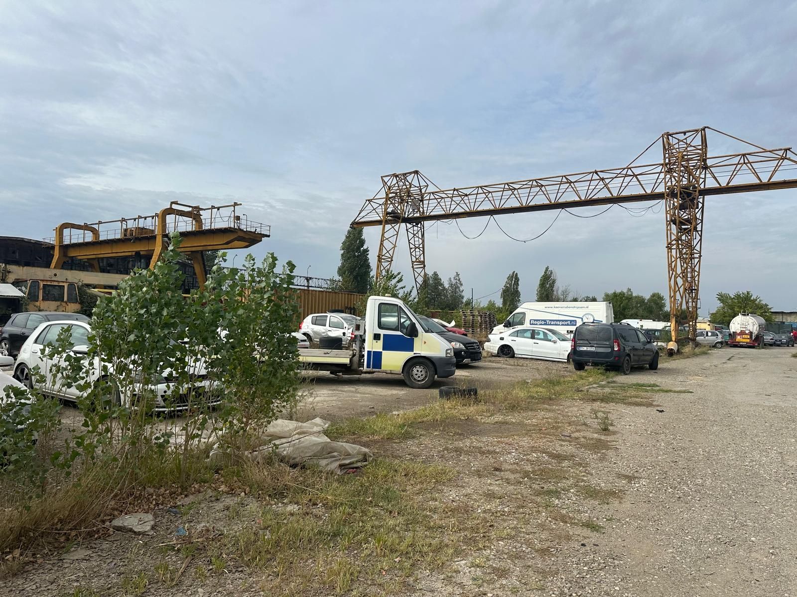 Platformă Industrială cu Cale Ferată si Infrastructură Completă — fotografia 19