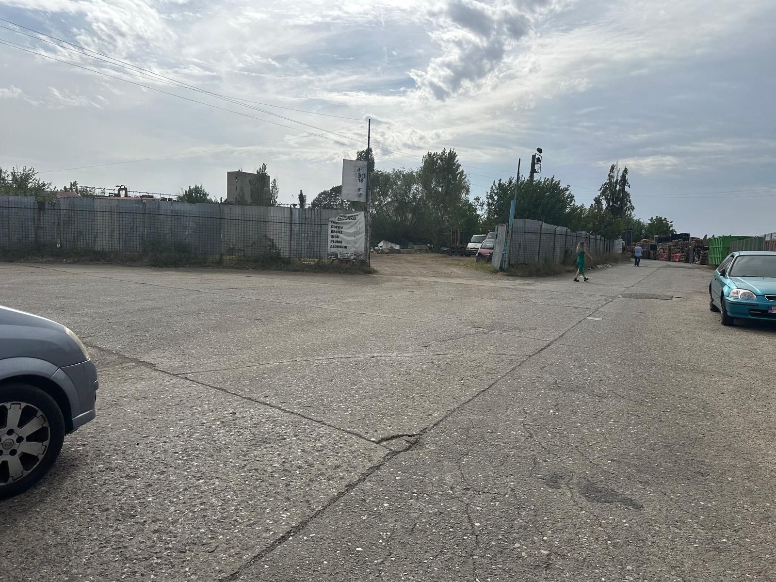 Platformă Industrială cu Cale Ferată si Infrastructură Completă — fotografia 25