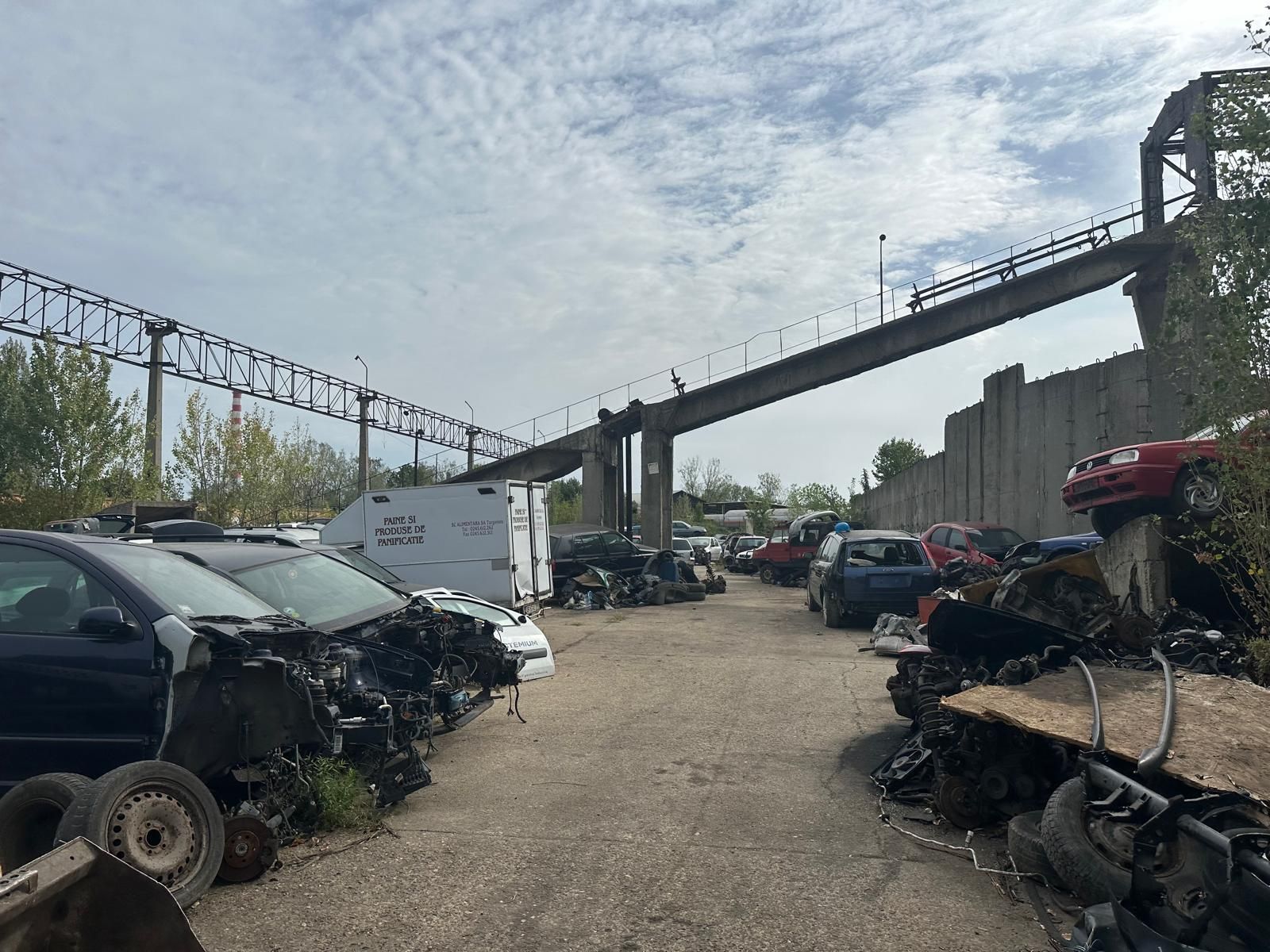 Platformă Industrială cu Cale Ferată si Infrastructură Completă — fotografia 29