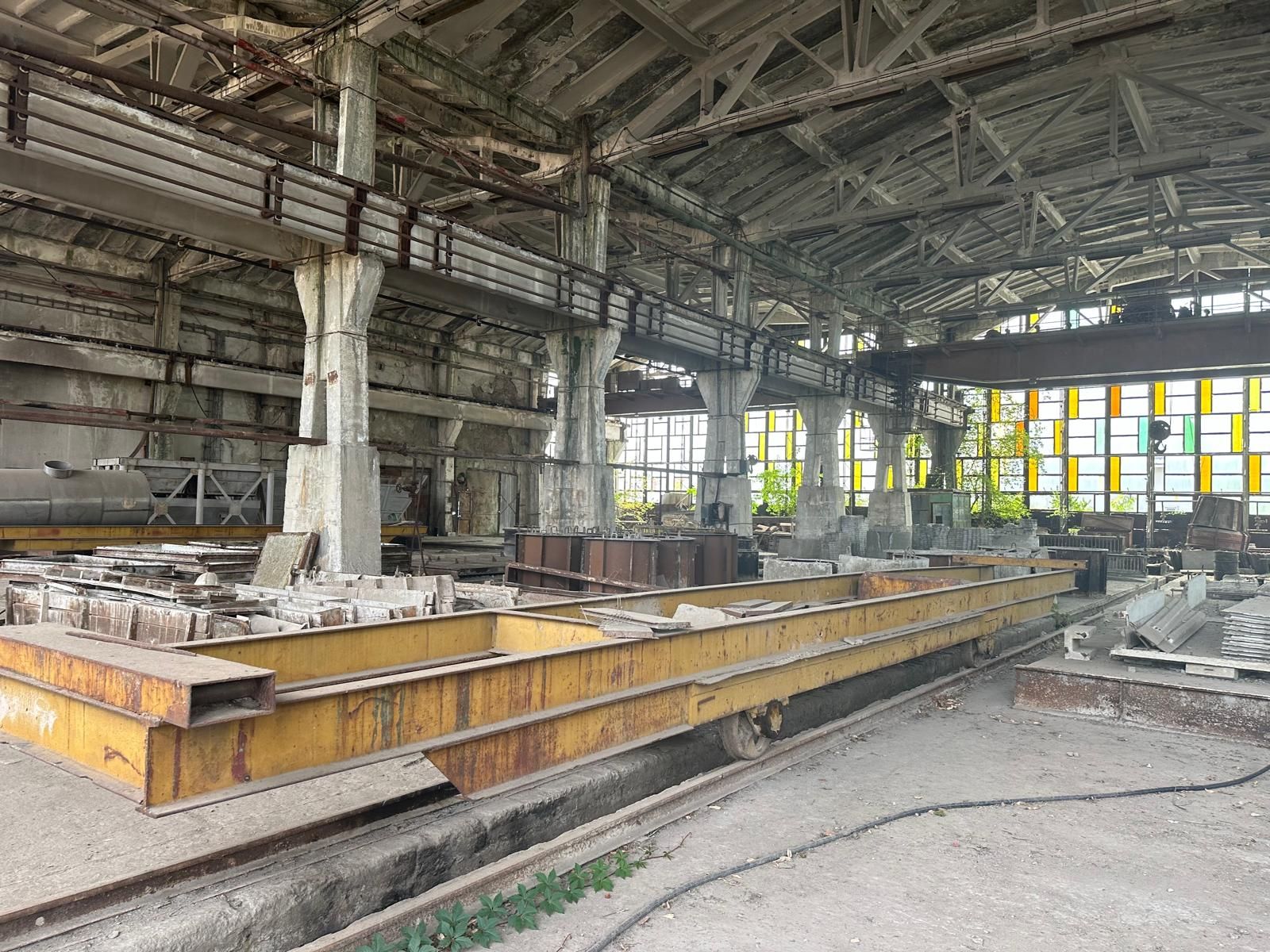Platformă Industrială cu Cale Ferată si Infrastructură Completă — fotografia 3