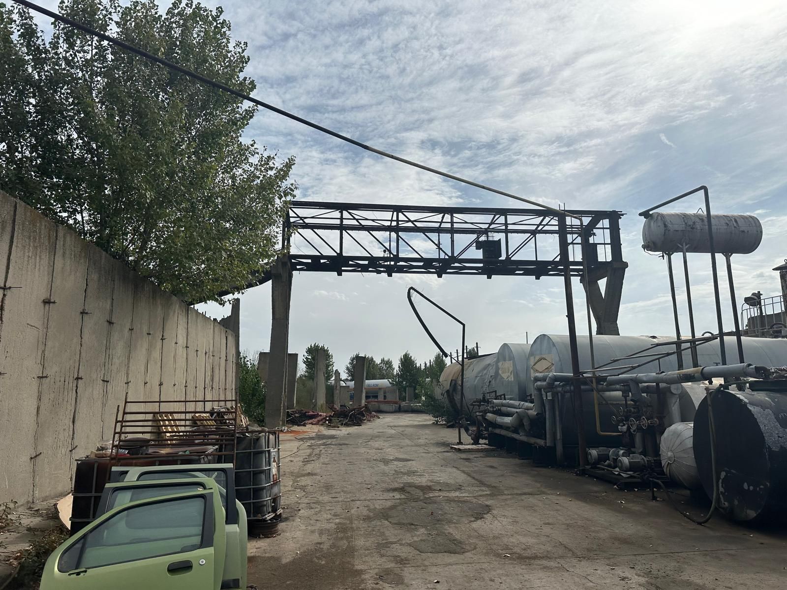Platformă Industrială cu Cale Ferată si Infrastructură Completă — fotografia 30