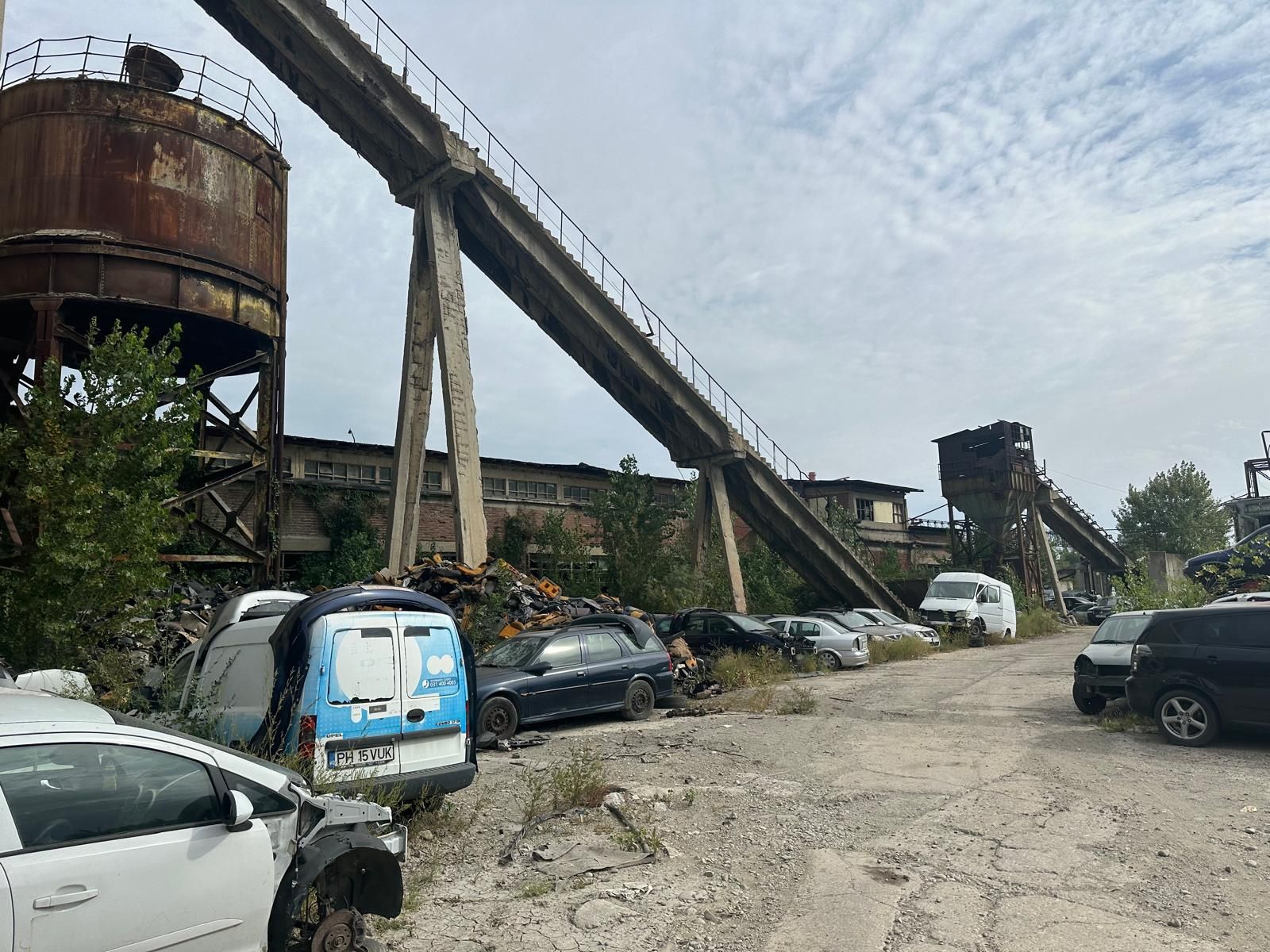 Platformă Industrială cu Cale Ferată si Infrastructură Completă — fotografia 33