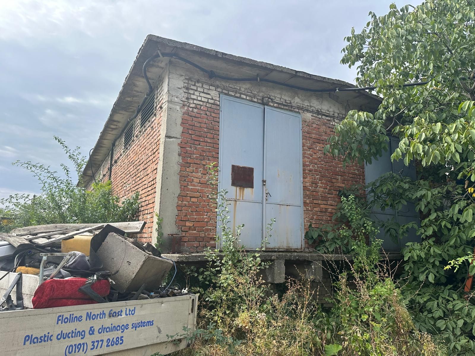 Platformă Industrială cu Cale Ferată si Infrastructură Completă — fotografia 38