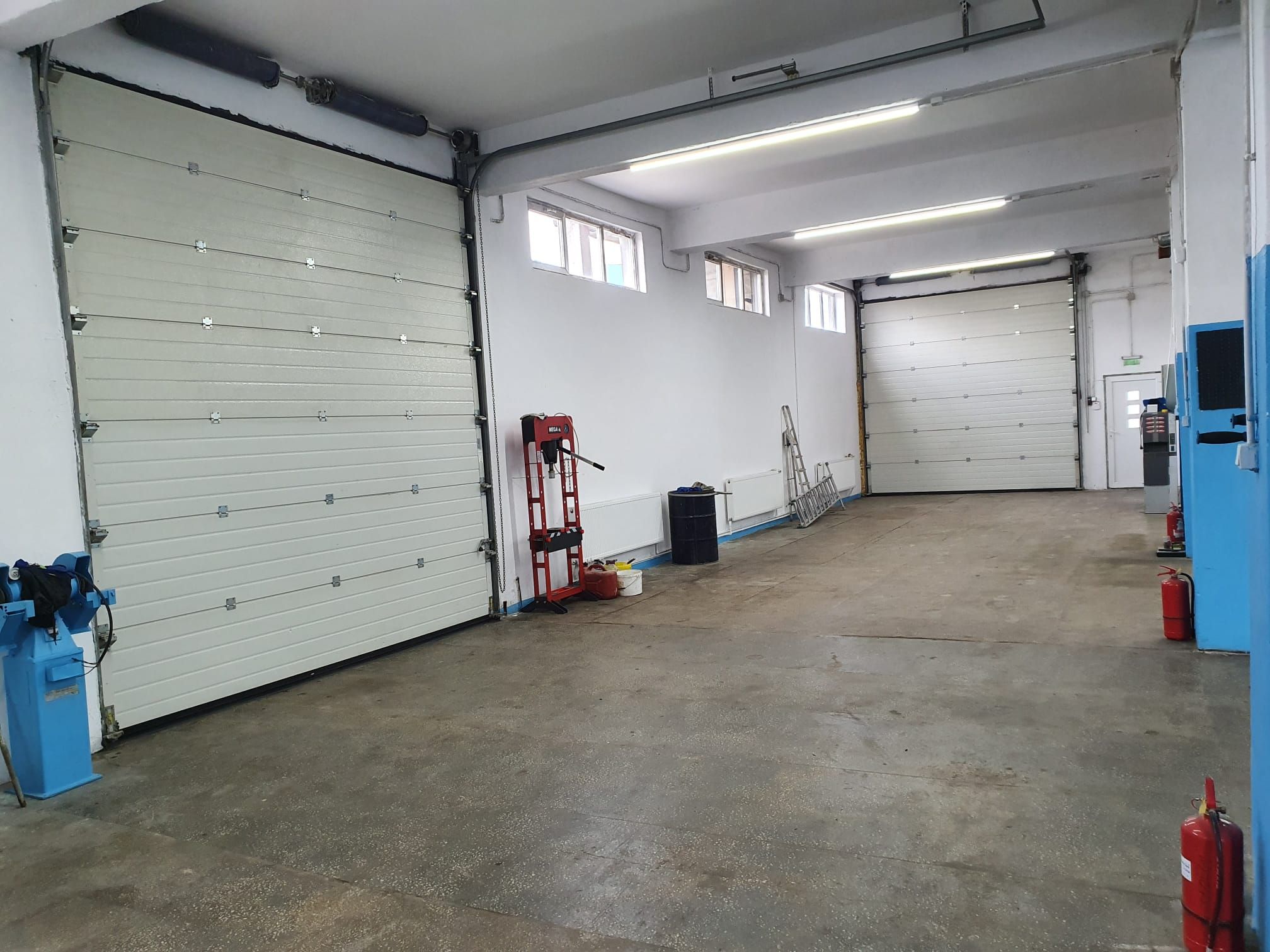 Service Auto de Închiriat | 350 mp | 5 Elevatoare | Dublu Acces — fotografia 3