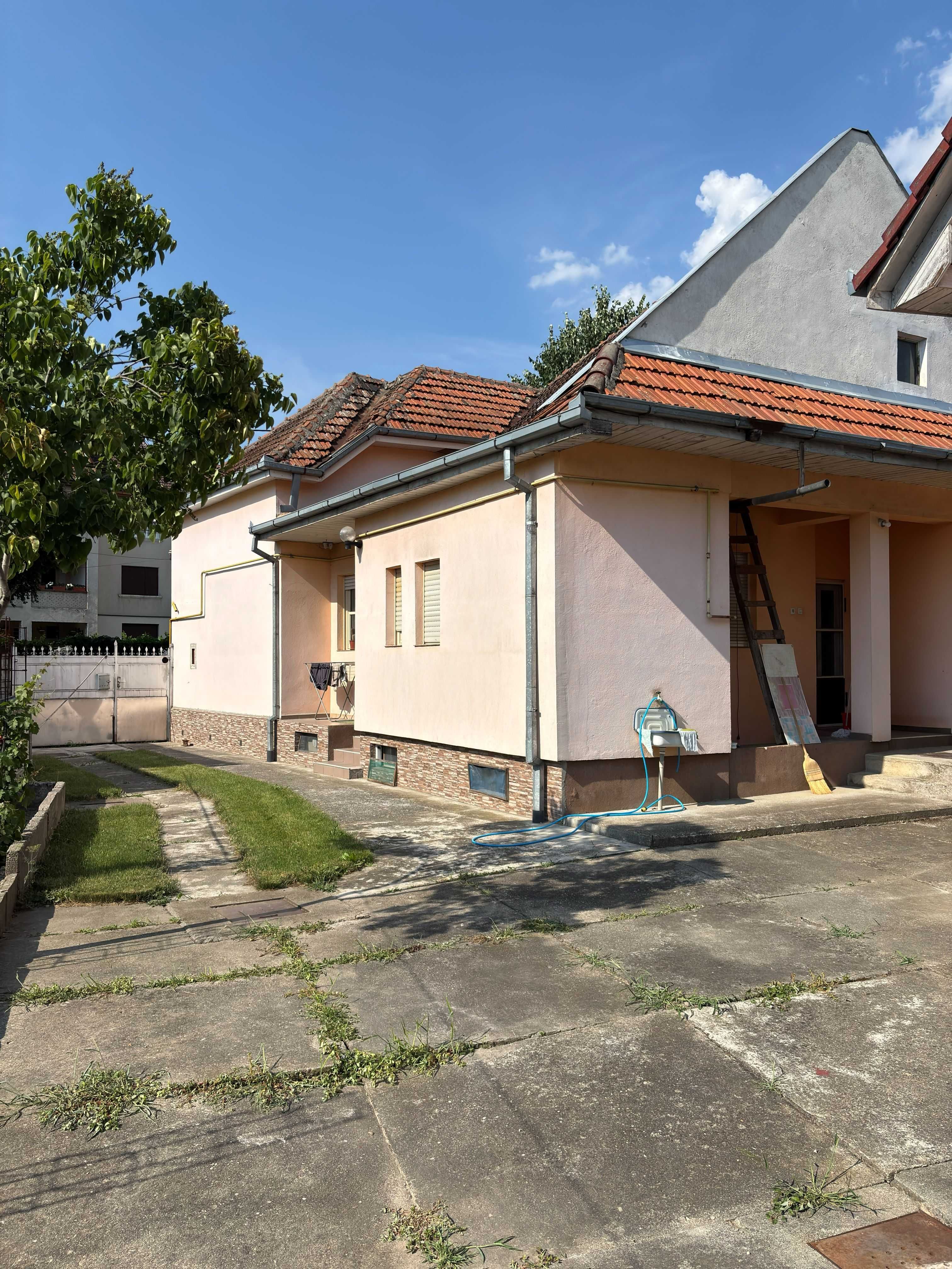 Casă deosebită cu grădină liniștită aproape de centru — fotografia 2
