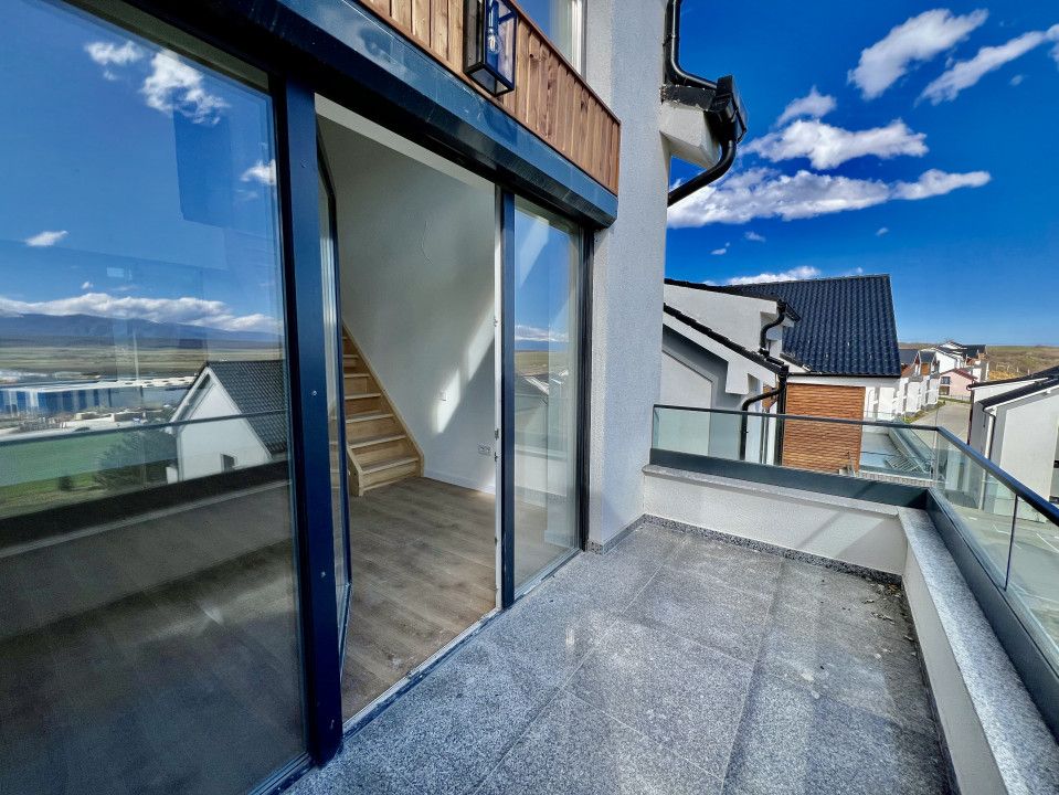 Penthouse 3 camere 105mpu balcon 7mp la cheie zona Cristian Sibiu — fotografia 5