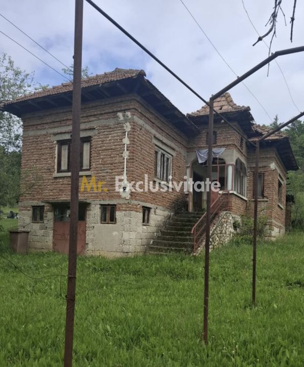 Teren 4226 mp si casa de renovat in loc. Babana, jud. Arges — fotografia 3
