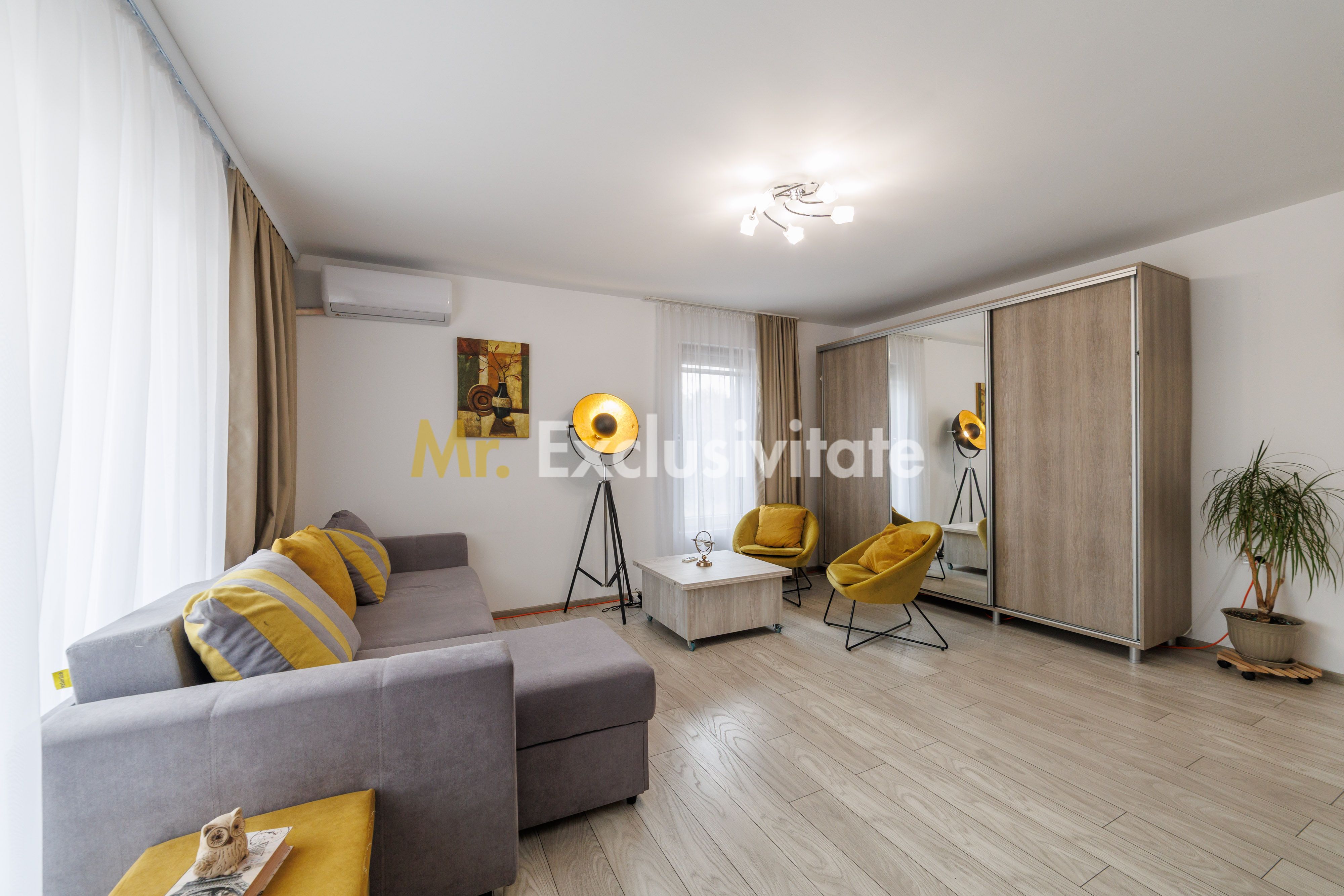 Garsonieră modernă la etajul 1 într-un bloc din 2021 — fotografia 2