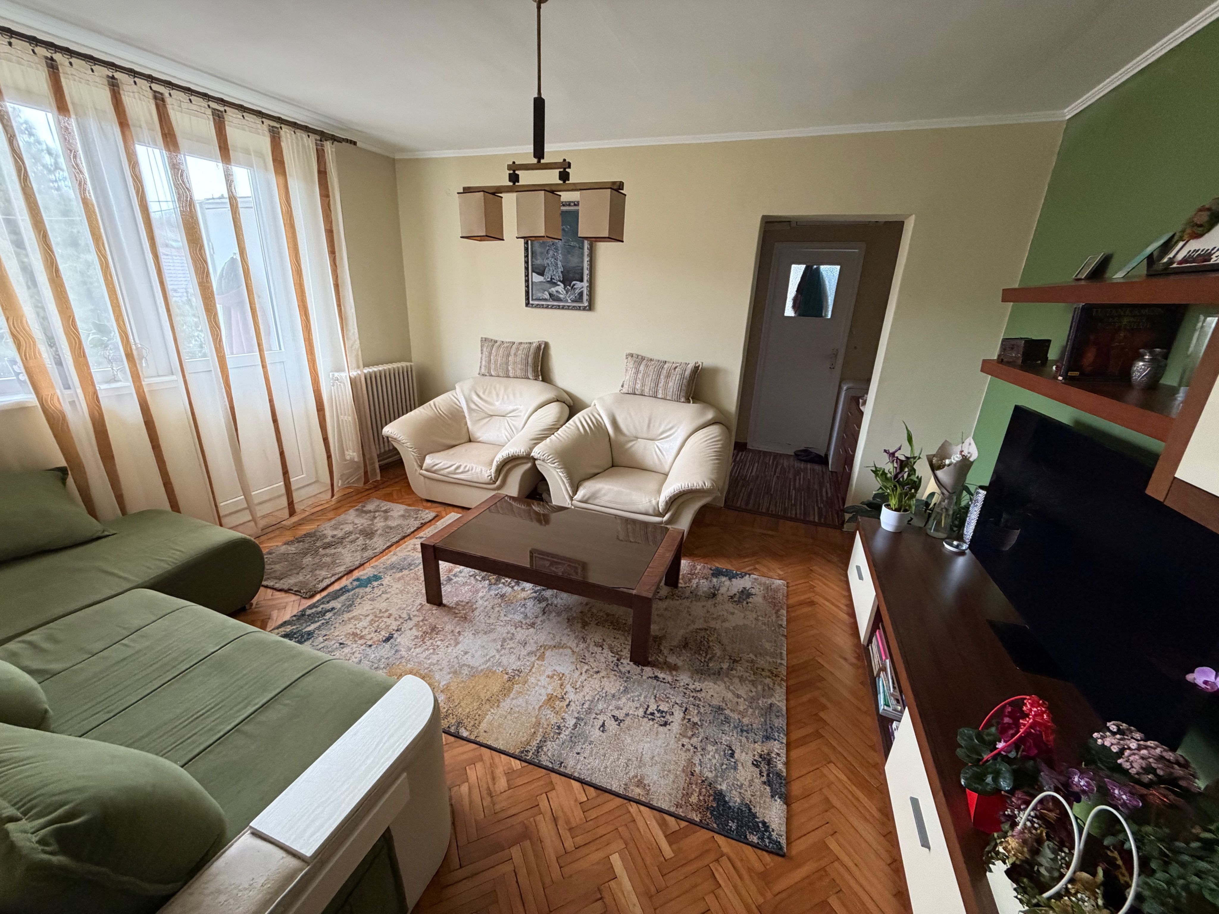 Apartament 2 camere, etaj 2 - Cugir — fotografia 3