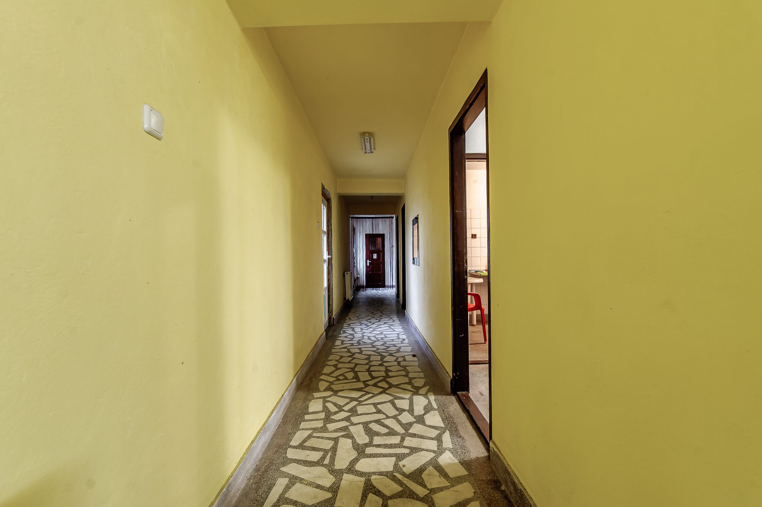 Clădire potrivită pentru proiecte educaționale sau de îngrijire — fotografia 3