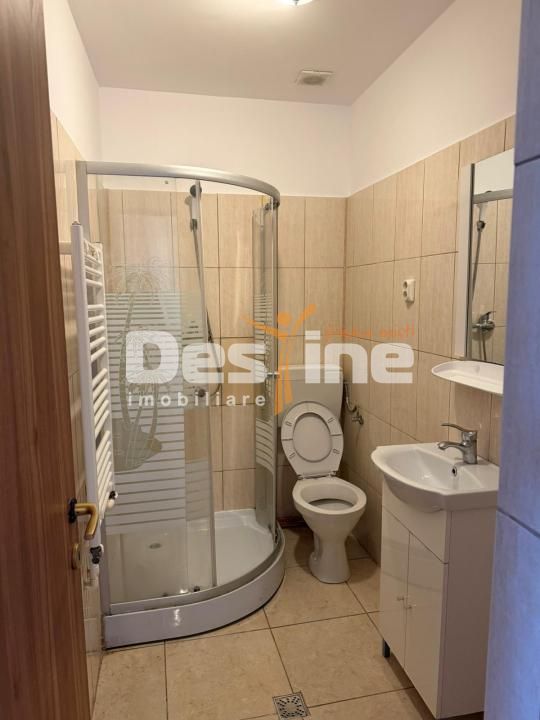 Casa cu 6 unitati, doua locuri de parcare si curte, pozitie excelenta- AFI Mall — fotografia 13