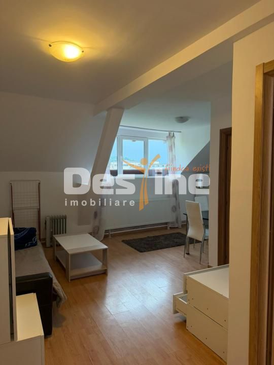Casa cu 6 unitati, doua locuri de parcare si curte, pozitie excelenta- AFI Mall — fotografia 16