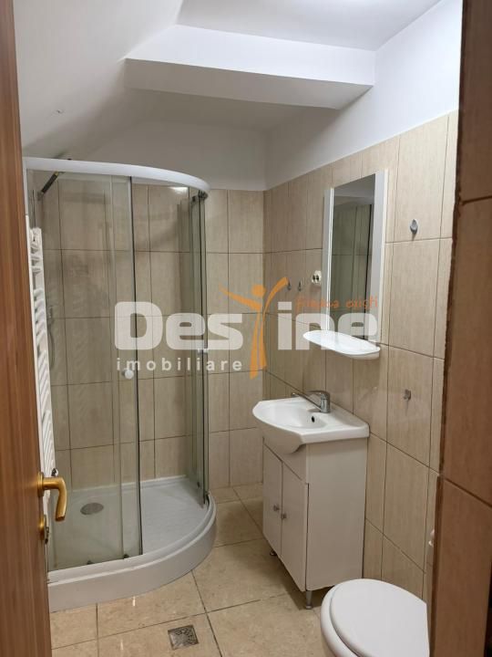 Casa cu 6 unitati, doua locuri de parcare si curte, pozitie excelenta- AFI Mall — fotografia 22