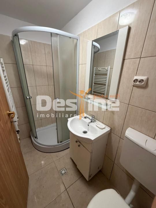 Casa cu 6 unitati, doua locuri de parcare si curte, pozitie excelenta- AFI Mall — fotografia 9