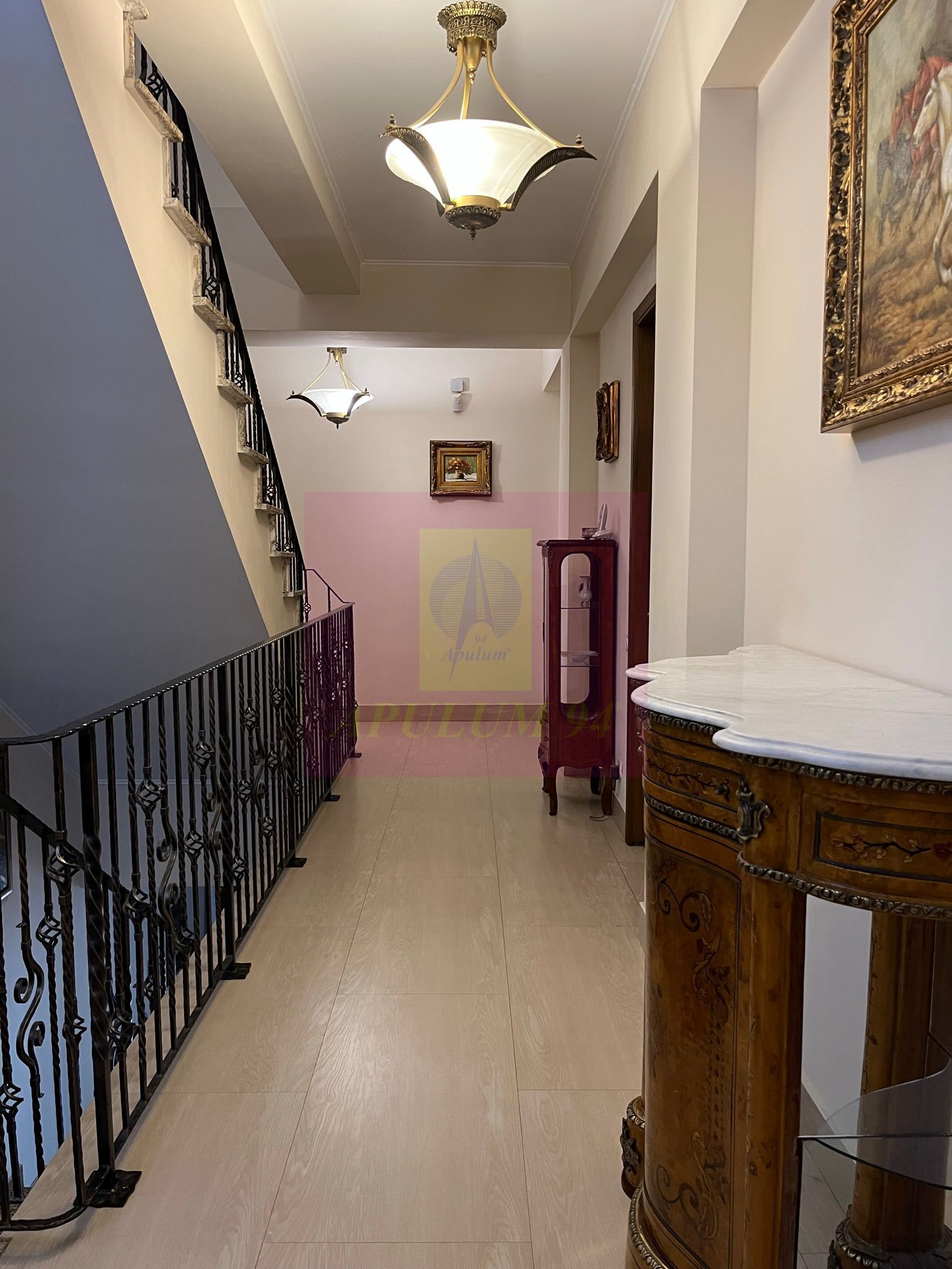 Eleganță, spațiu și confort într-o vilă deosebită, în inima Piperei — fotografia 4