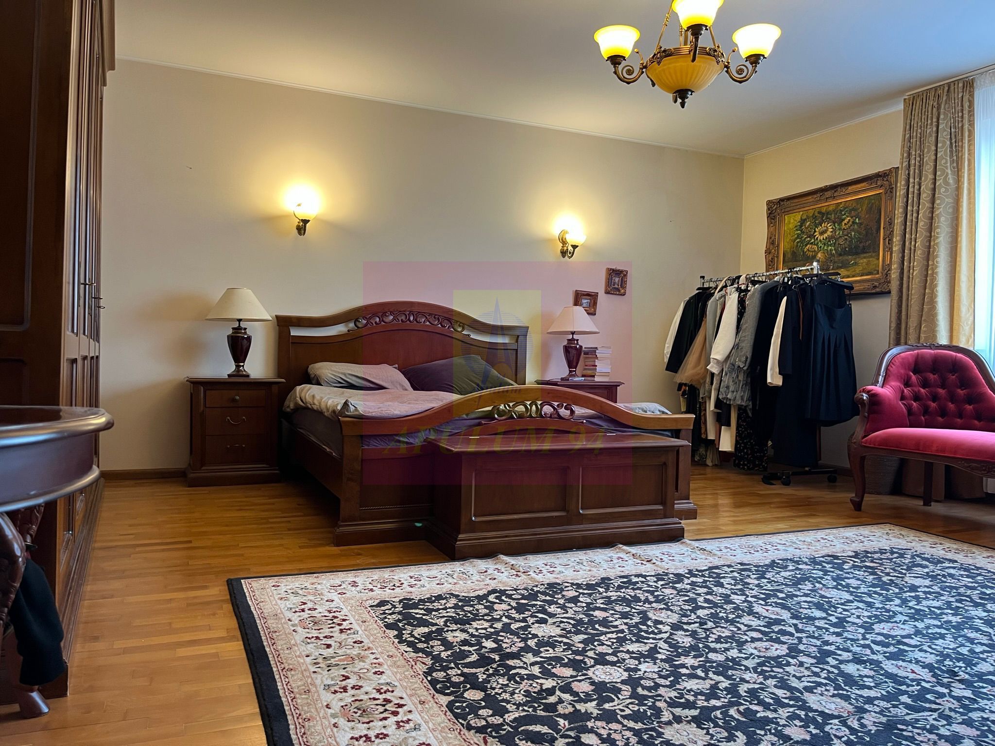 Eleganță, spațiu și confort într-o vilă deosebită, în inima Piperei — fotografia 5