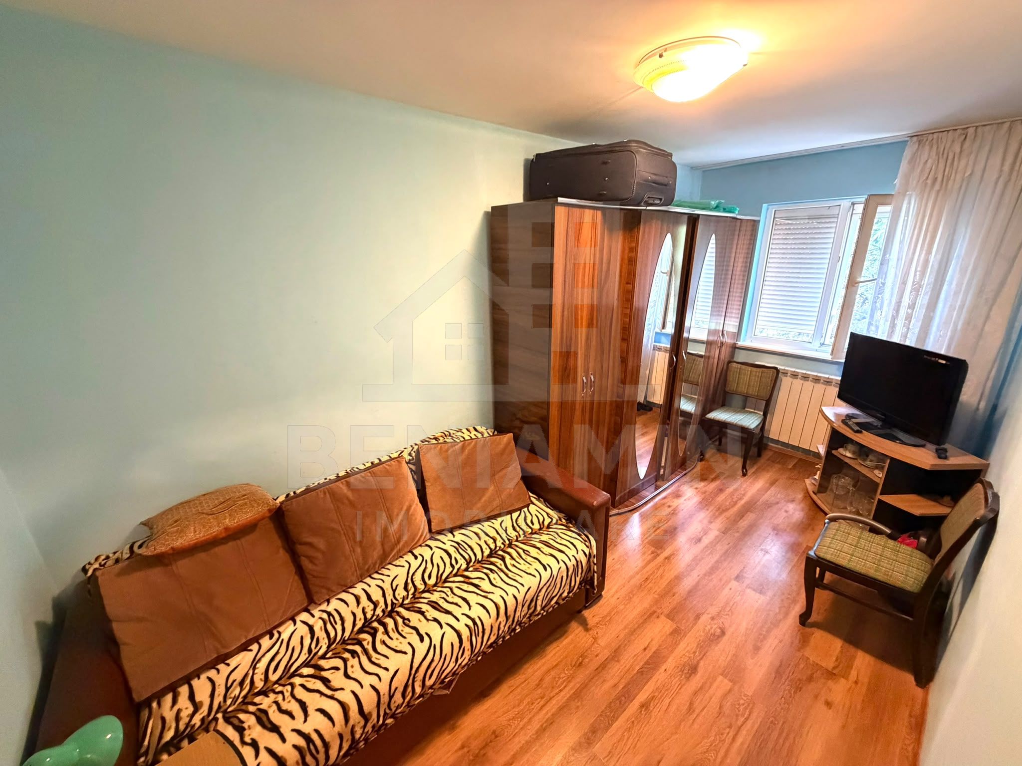 Apartament cu 3 camere - Craiovita Noua - etaj intermediar — fotografia 5