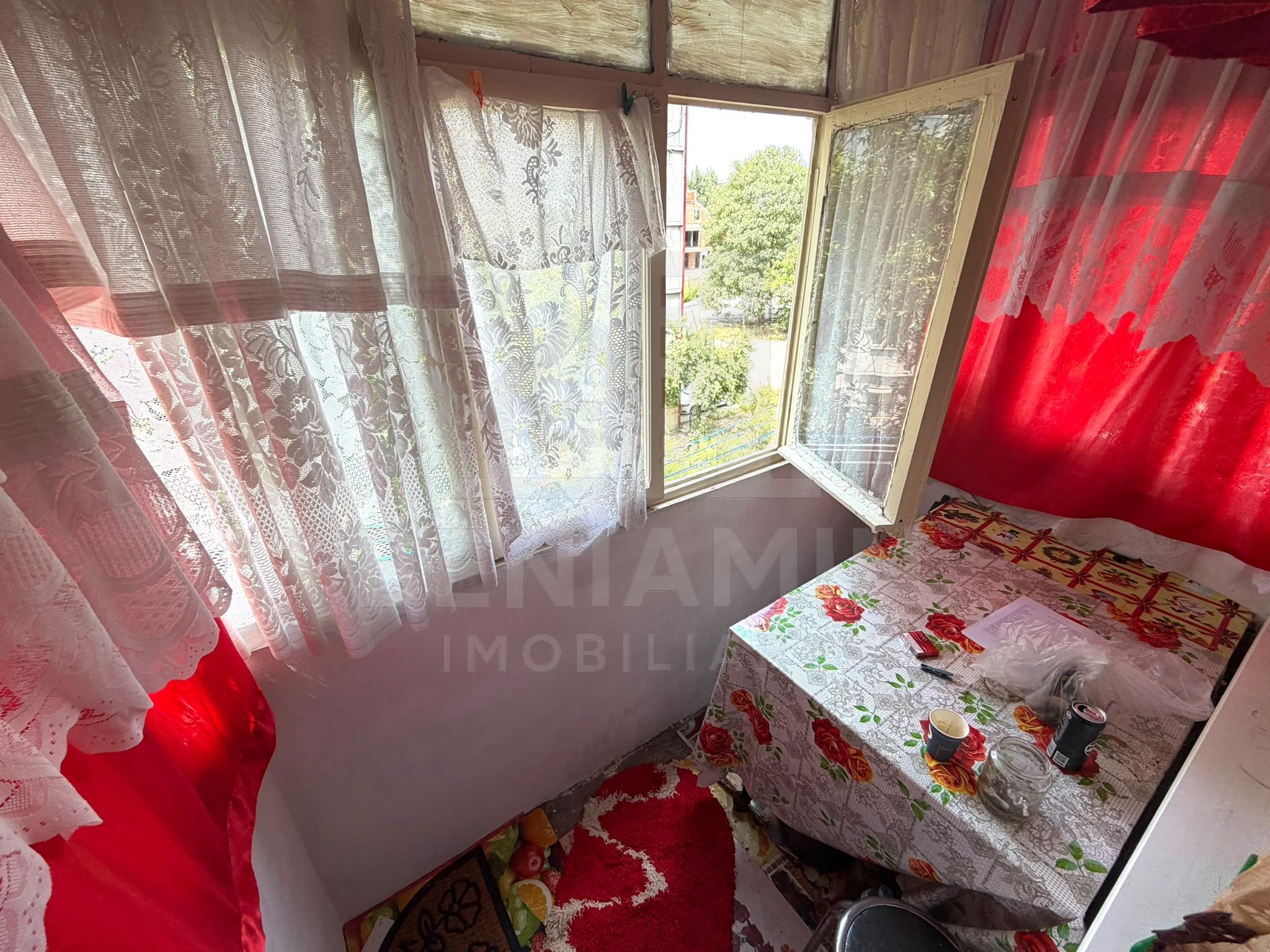 Apartament cu 3 camere - Craiovita Noua - etaj intermediar — fotografia 6